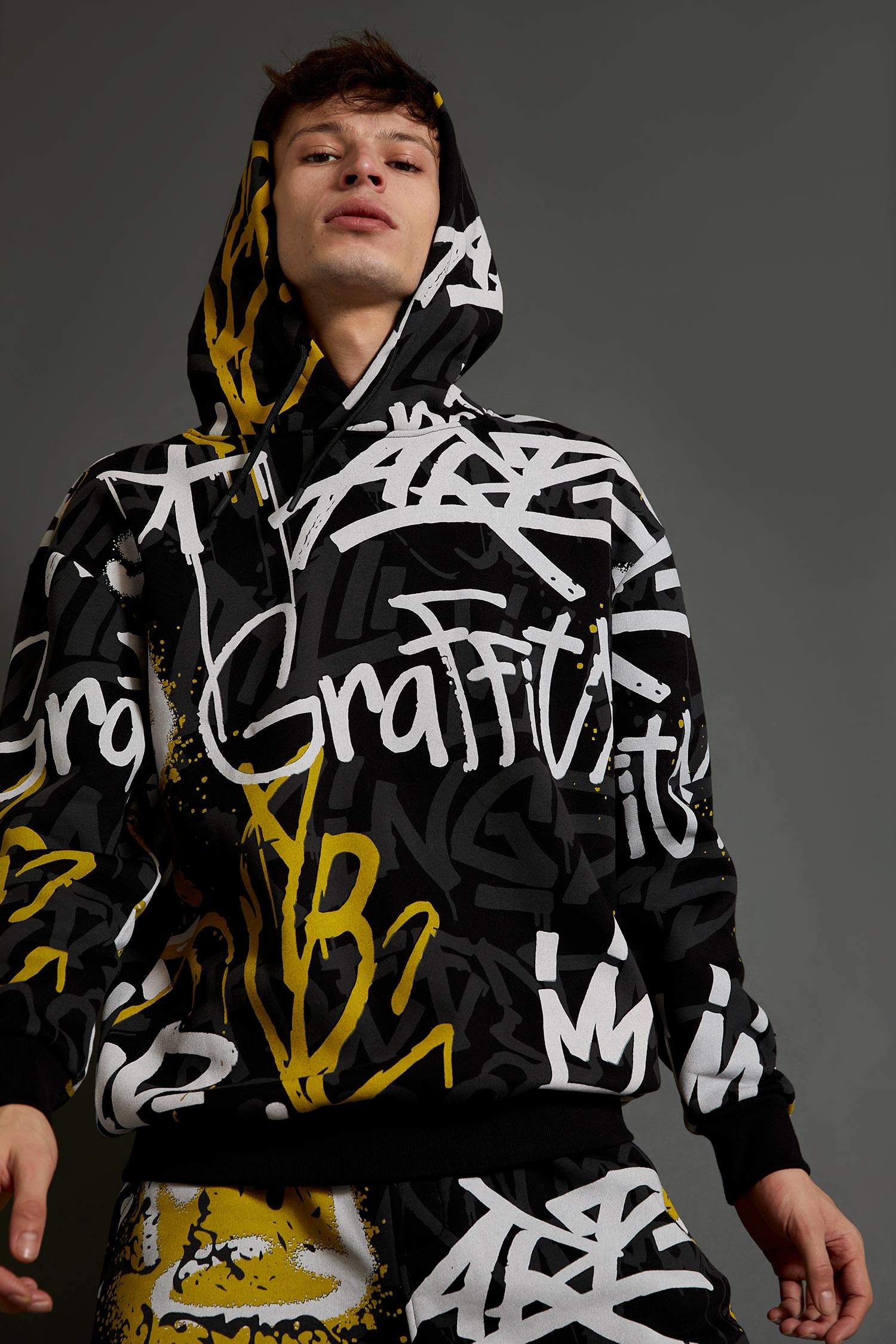 Oversize Fit Kapüşonlu Baskılı Uzun Kollu İçi Yumuşak Tüylü Sweatshirt