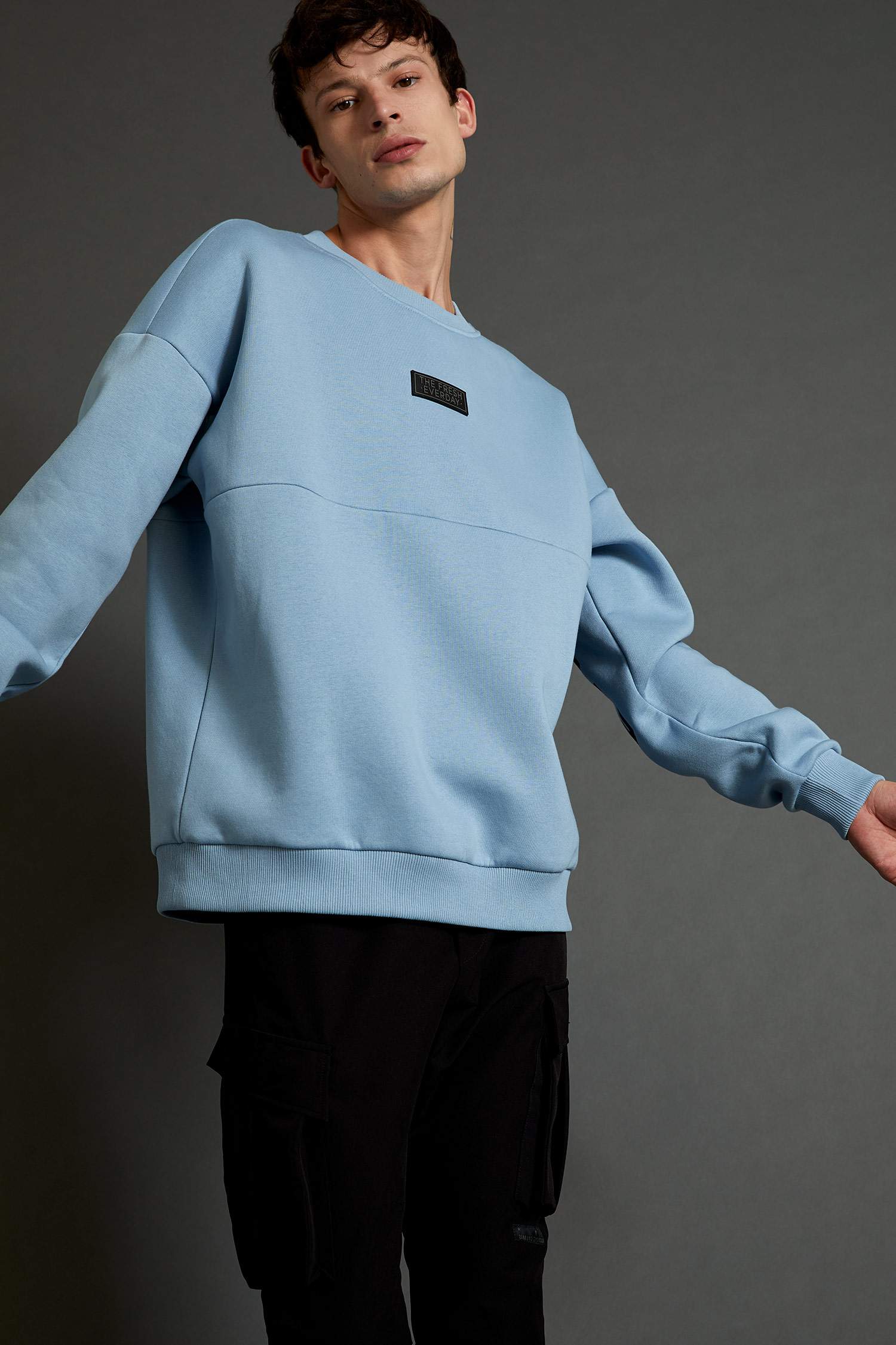 Oversize Fit Bisiklet Yaka Sırt Baskılı Uzun Kollu İçi Yumuşak Tüylü Sweatshirt