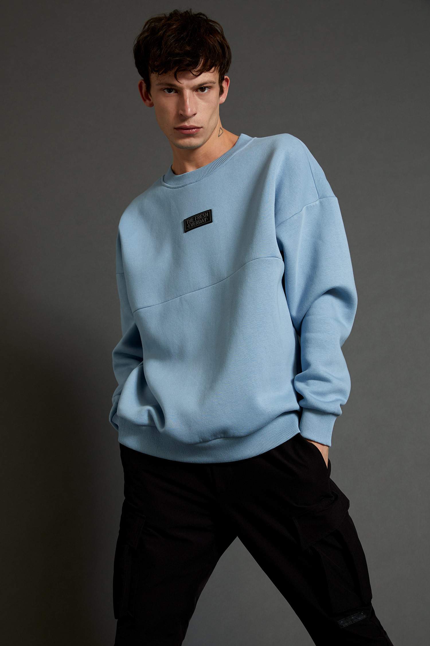 Oversize Fit Bisiklet Yaka Sırt Baskılı Uzun Kollu İçi Yumuşak Tüylü Sweatshirt