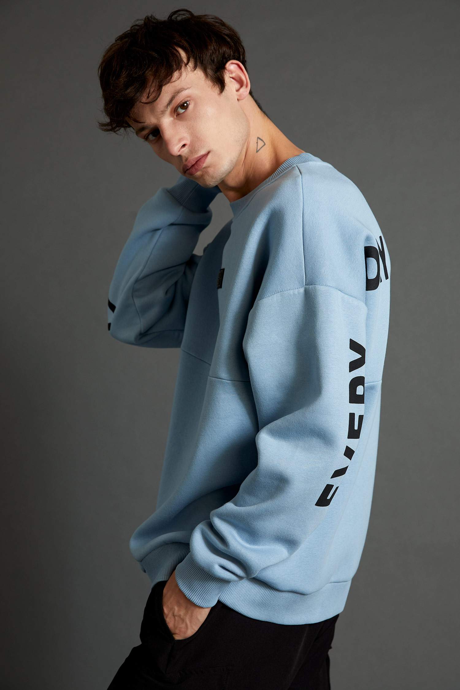 Oversize Fit Bisiklet Yaka Sırt Baskılı Uzun Kollu İçi Yumuşak Tüylü Sweatshirt
