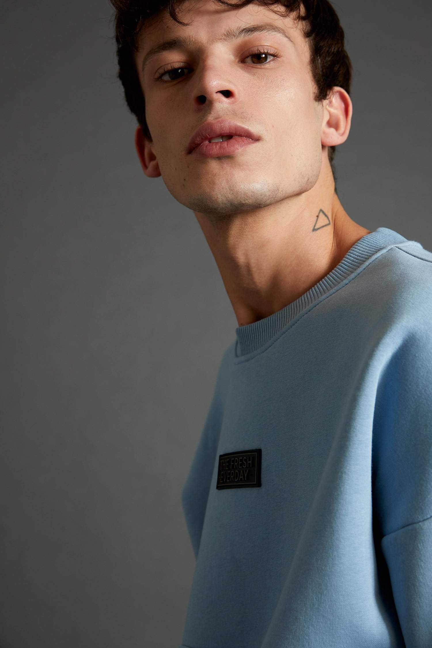 Oversize Fit Bisiklet Yaka Sırt Baskılı Uzun Kollu İçi Yumuşak Tüylü Sweatshirt