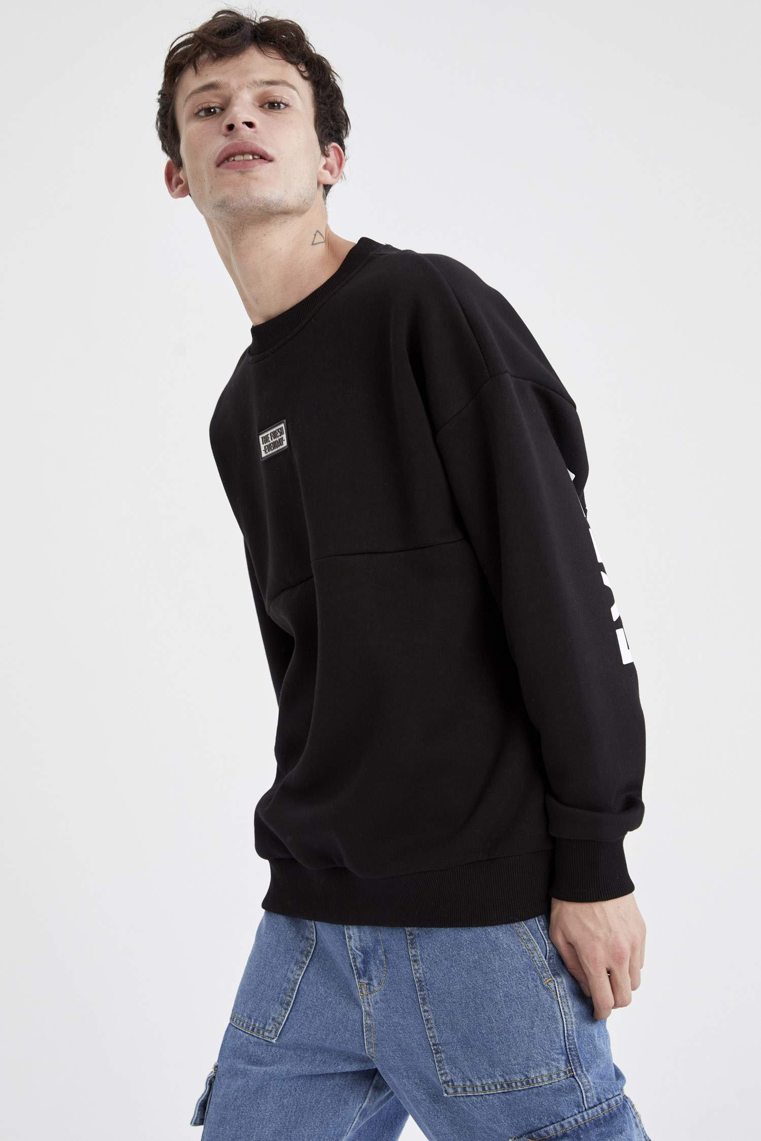 Oversize Fit Bisiklet Yaka Sırt Baskılı Uzun Kollu İçi Yumuşak Tüylü Sweatshirt