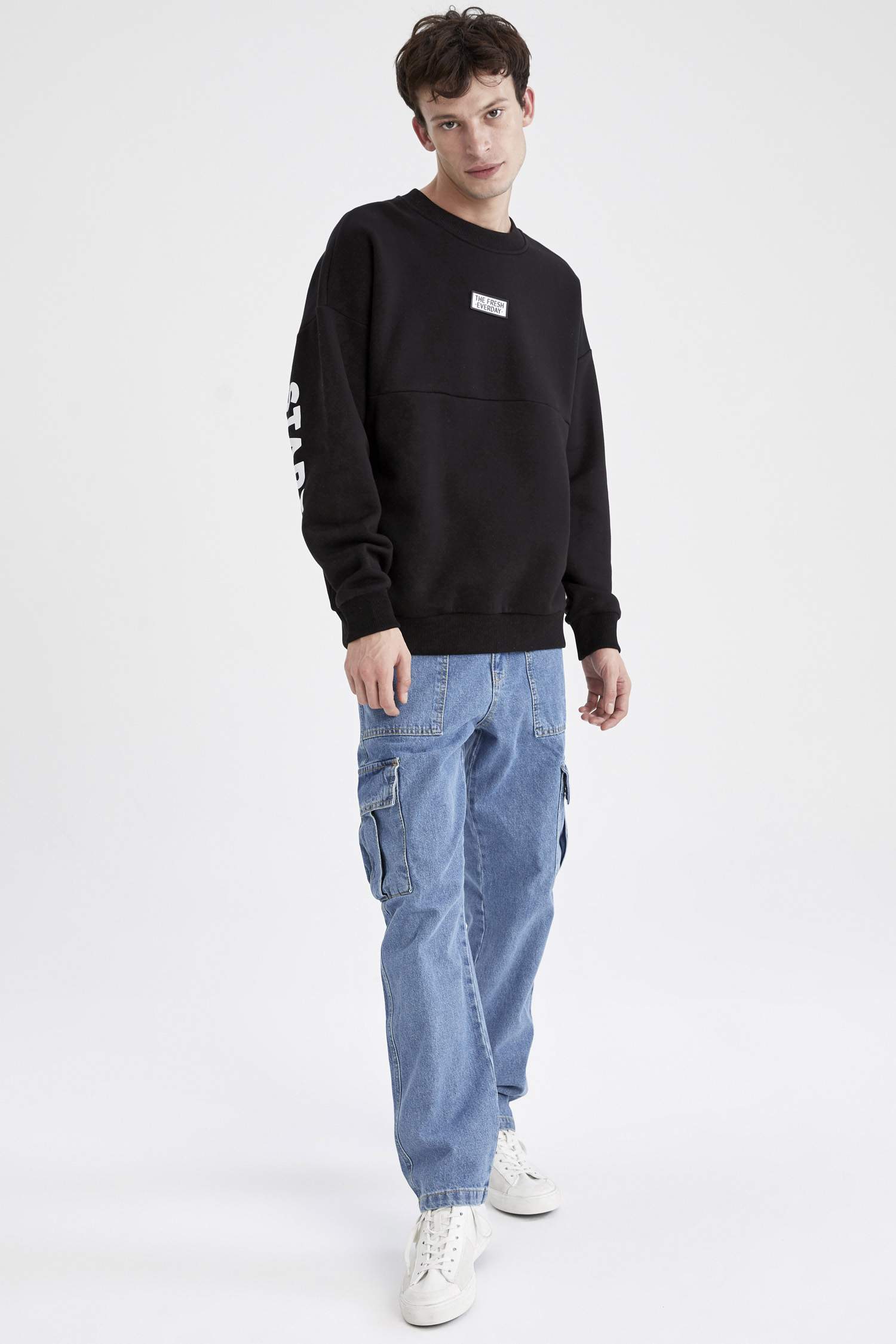 Oversize Fit Bisiklet Yaka Sırt Baskılı Uzun Kollu İçi Yumuşak Tüylü Sweatshirt