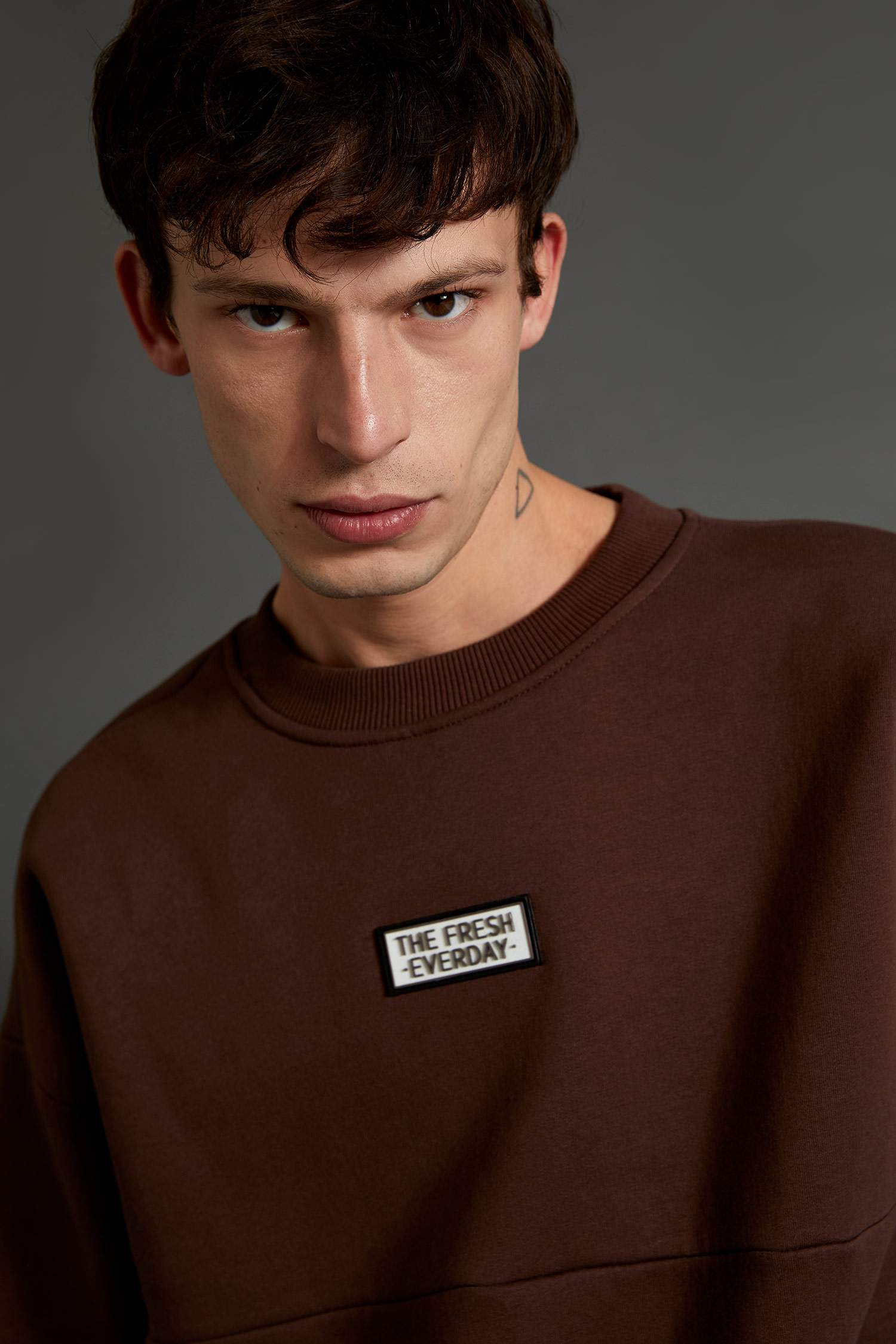 Oversize Fit Bisiklet Yaka Sırt Baskılı Uzun Kollu İçi Yumuşak Tüylü Sweatshirt