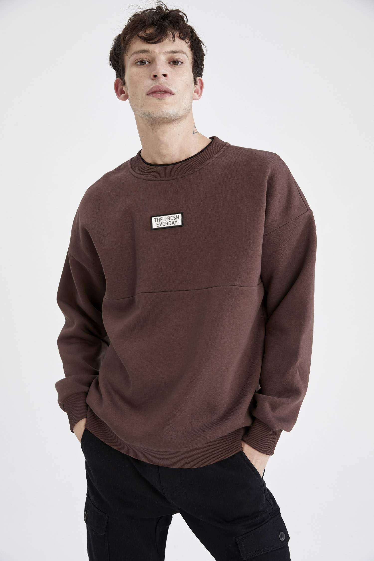 Oversize Fit Bisiklet Yaka Sırt Baskılı Uzun Kollu İçi Yumuşak Tüylü Sweatshirt