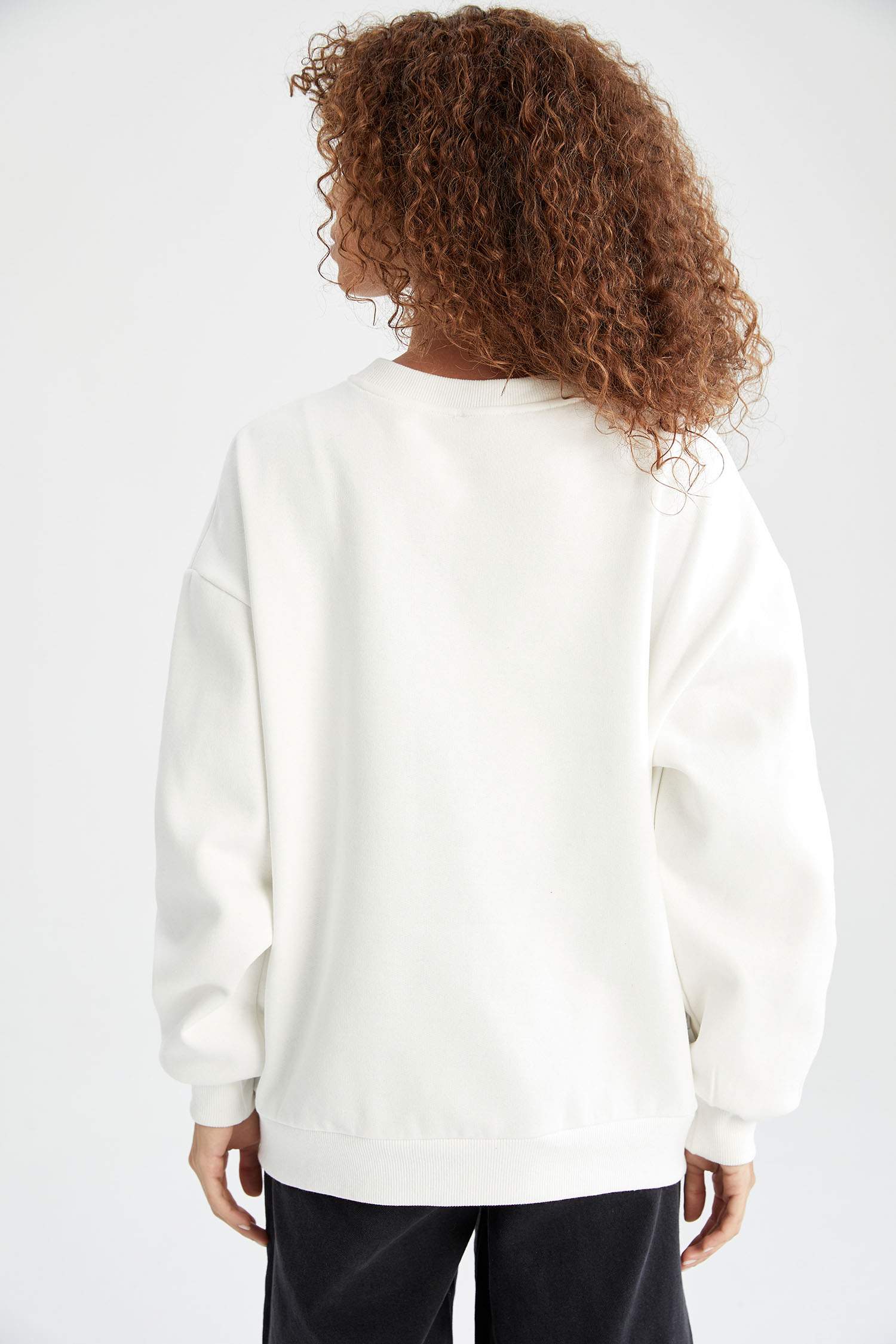 Ayıcık Baskılı Oversize Fit Bisiklet Yaka Uzun Kollu Sweatshirt