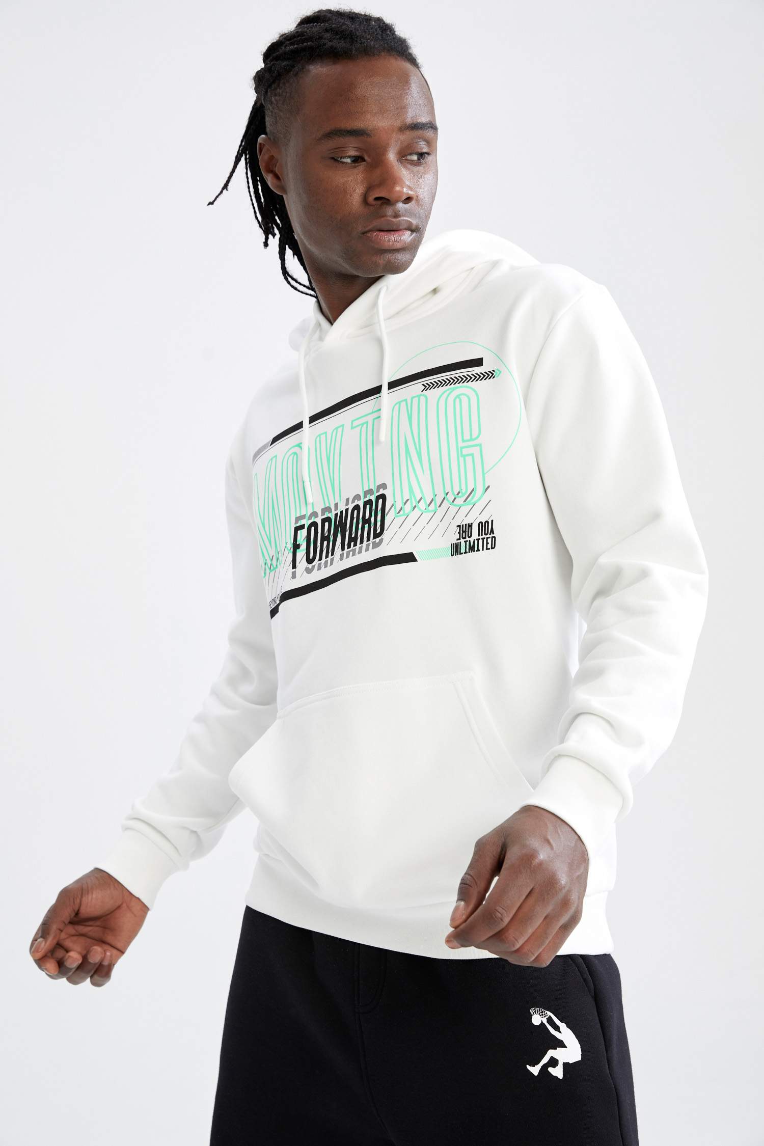 Standart Fit Kapüşonlu Baskılı Uzun Kollu Sweatshirt