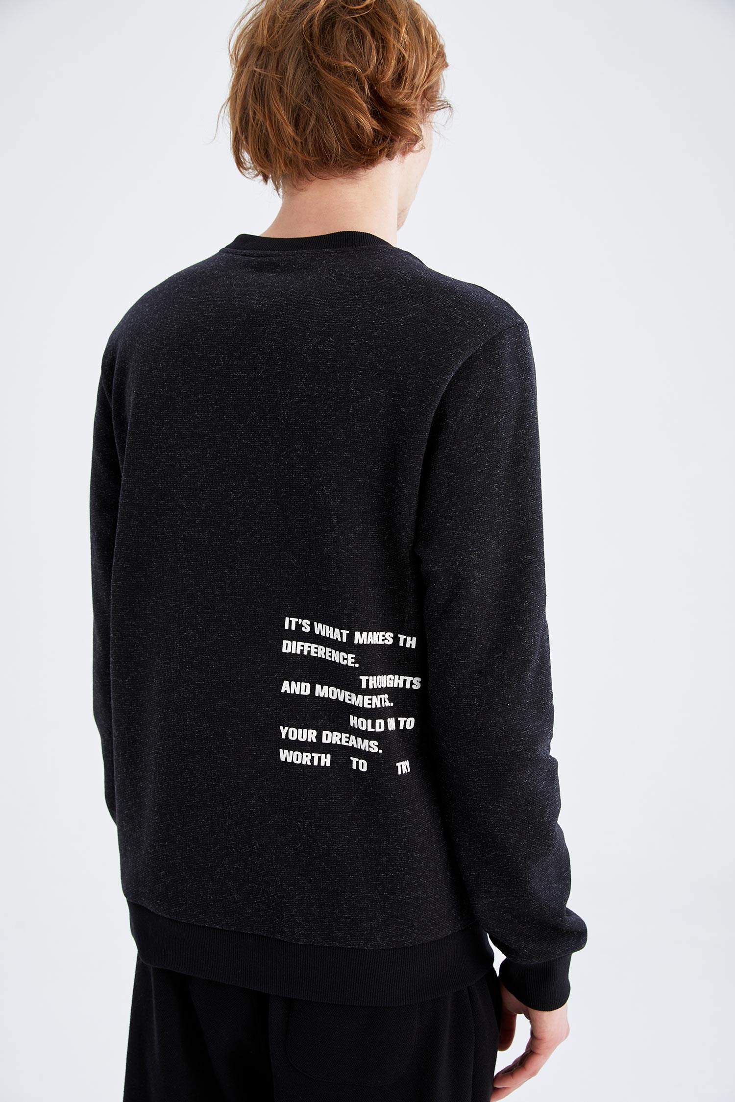 Slim Fit Bisiklet Yaka Sırt Baskılı Sweatshirt
