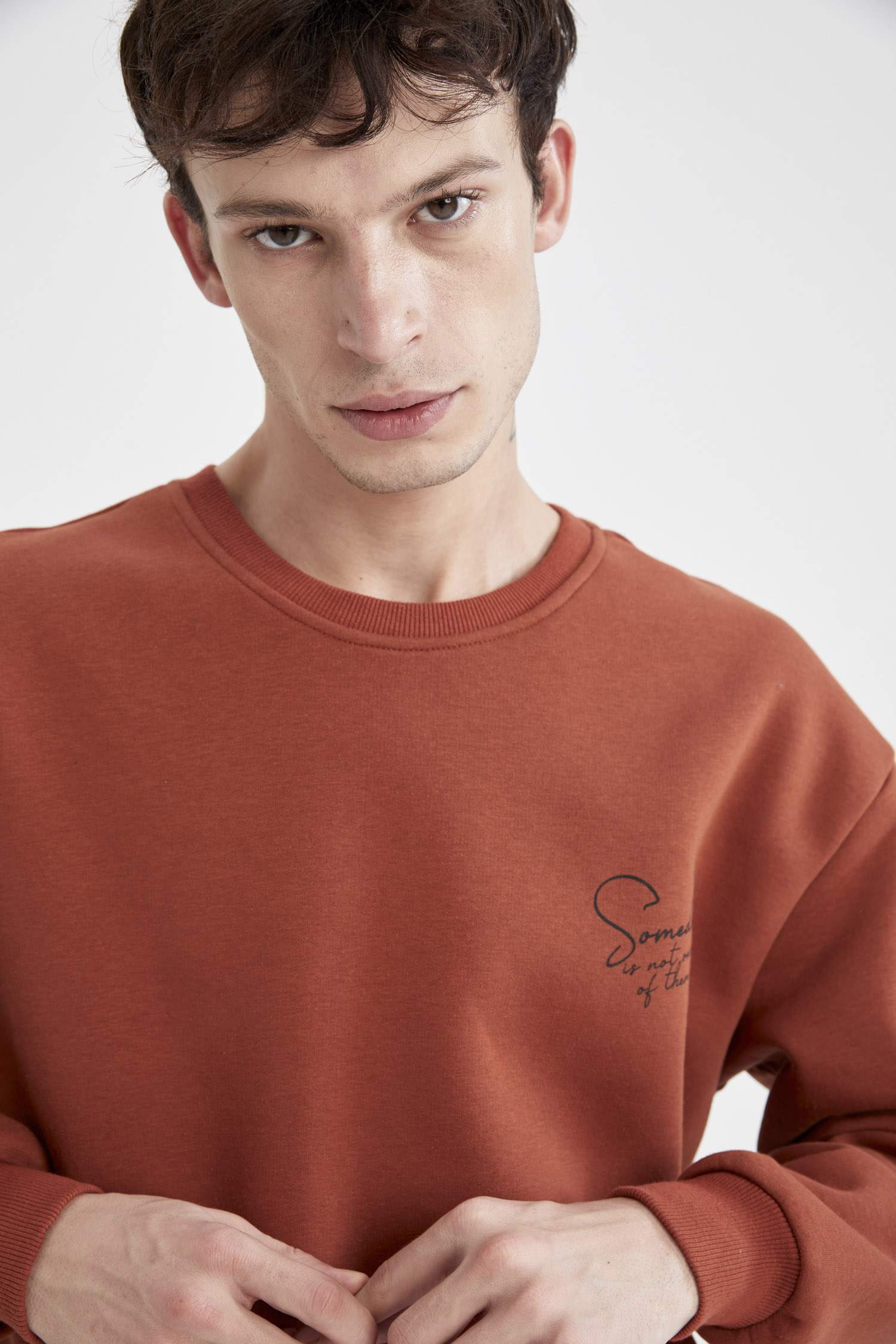Boxy Fit Bisiklet Yaka Sırt Baskılı Uzun Kollu İçi Yumuşak Tüylü Sweatshirt