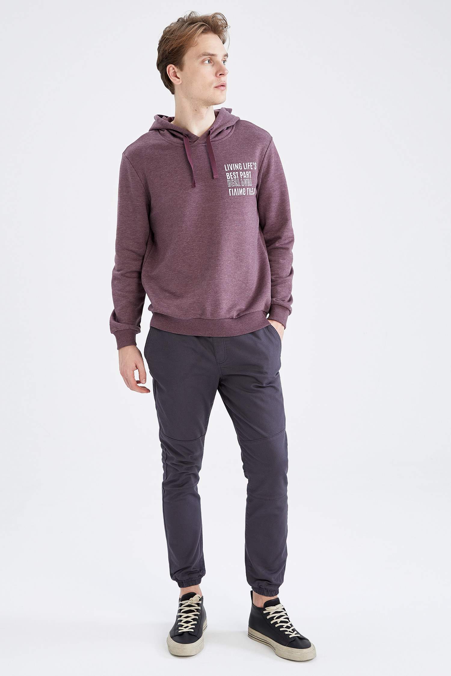 Slim Fit Kapüşonlu Slogan Desenli Uzun Kollu Sweatshirt