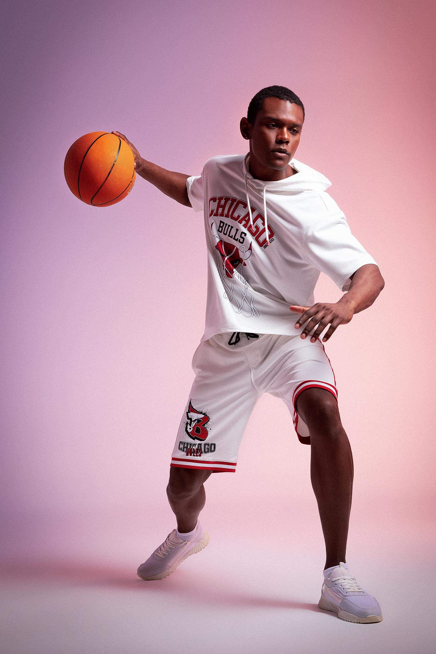 Defacto Fit NBA Chicago Bulls Lisanslı Oversize Fit Kapüşonlu Tişört