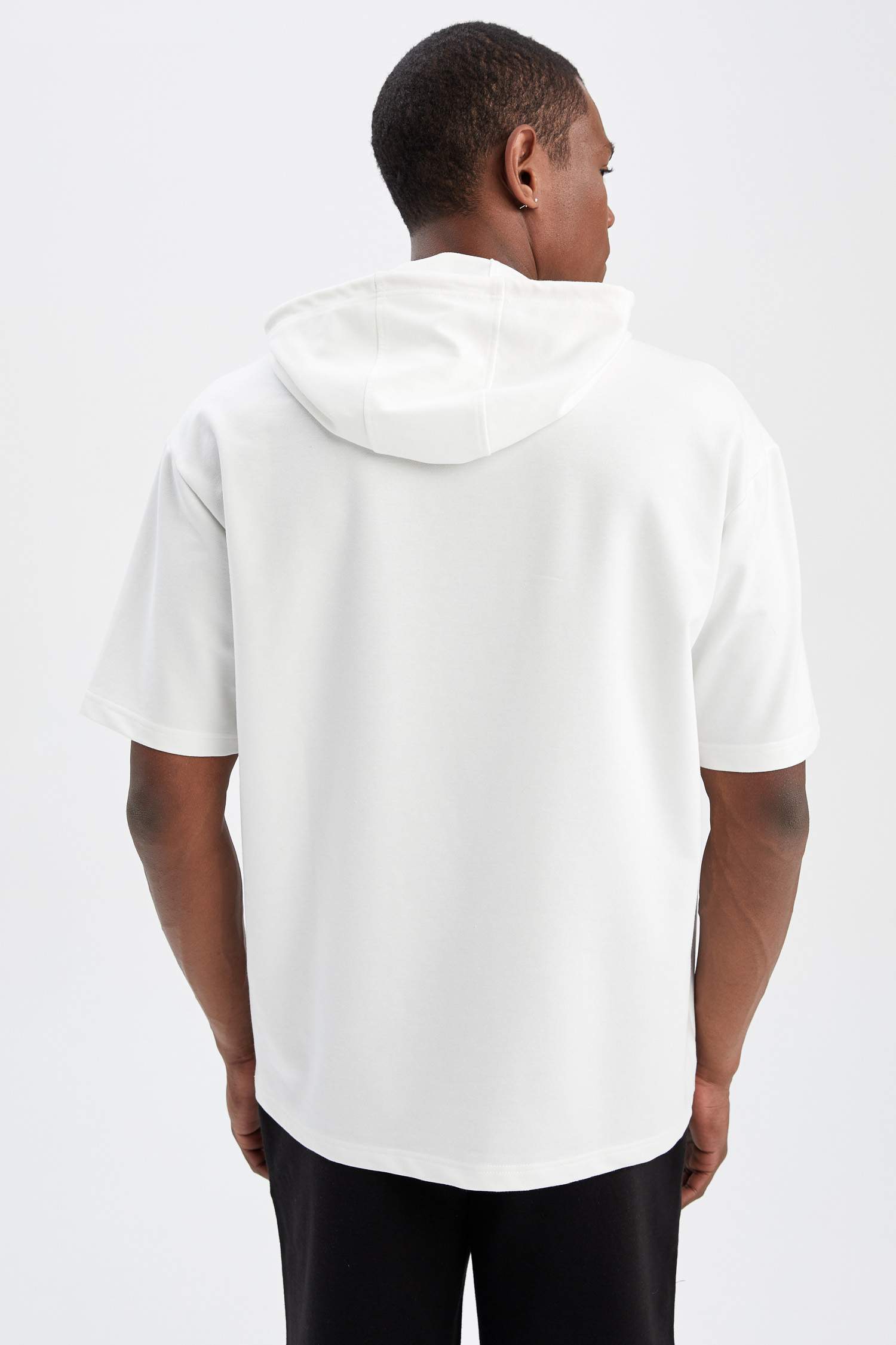Defacto Fit NBA Chicago Bulls Lisanslı Oversize Fit Kapüşonlu Tişört