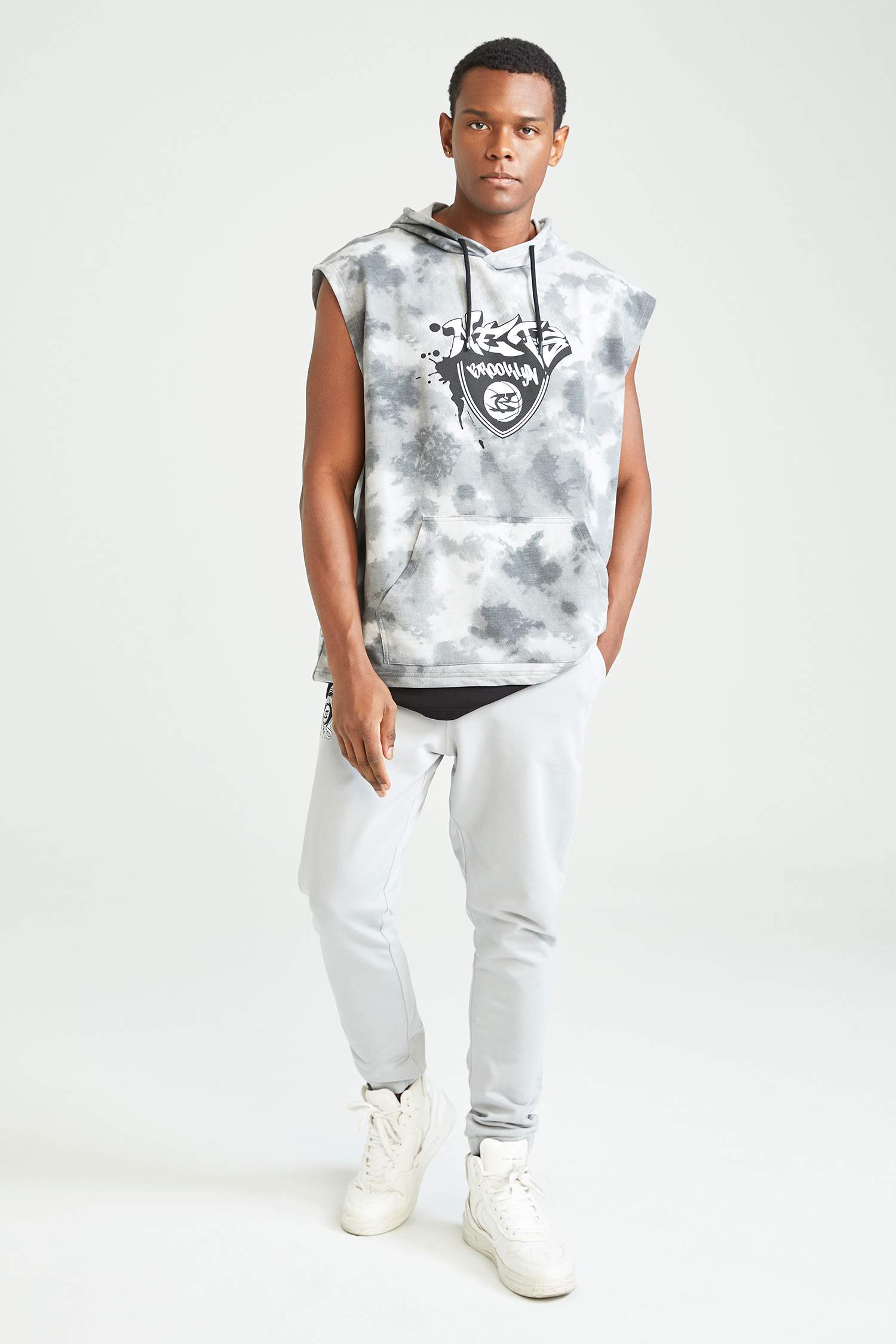 Defacto Fit NBA Brooklyn Nets Lisanslı Slim Fit İnce Kumaş Jogger