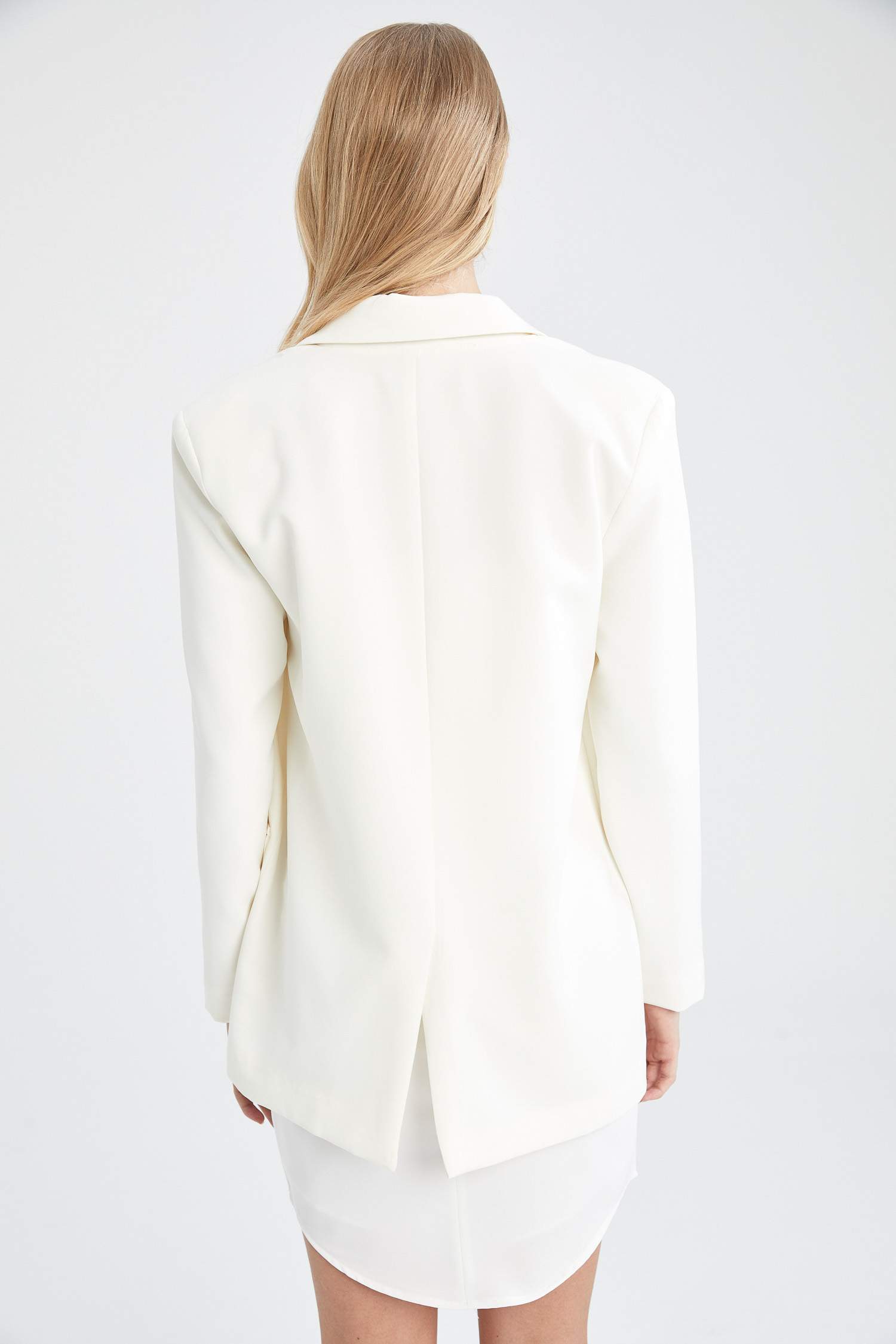 Oversize Fit Cep Kapaklı Tek Yırtmaçlı Blazer Ceket