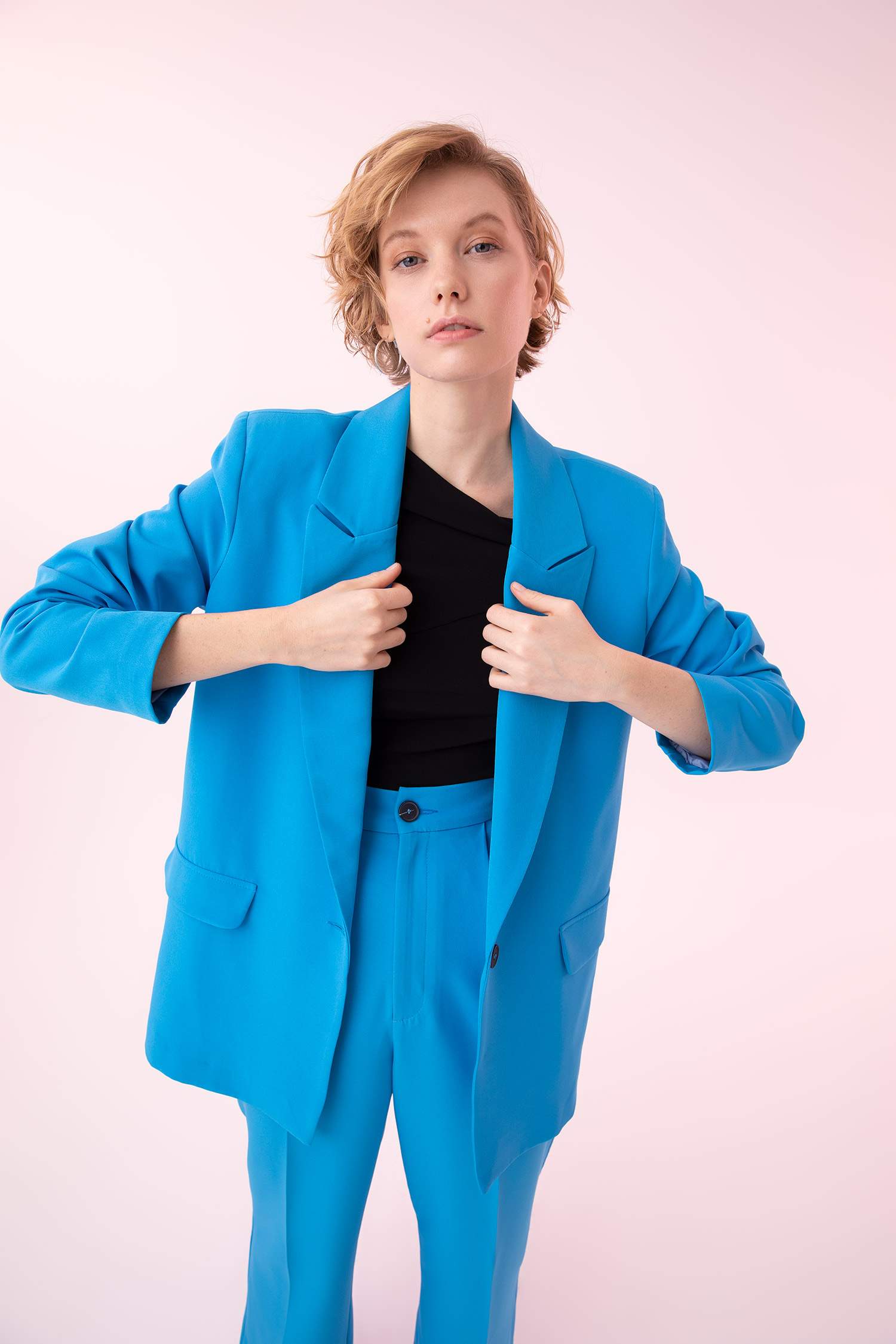 Oversize Fit Cep Kapaklı Tek Yırtmaçlı Blazer Ceket