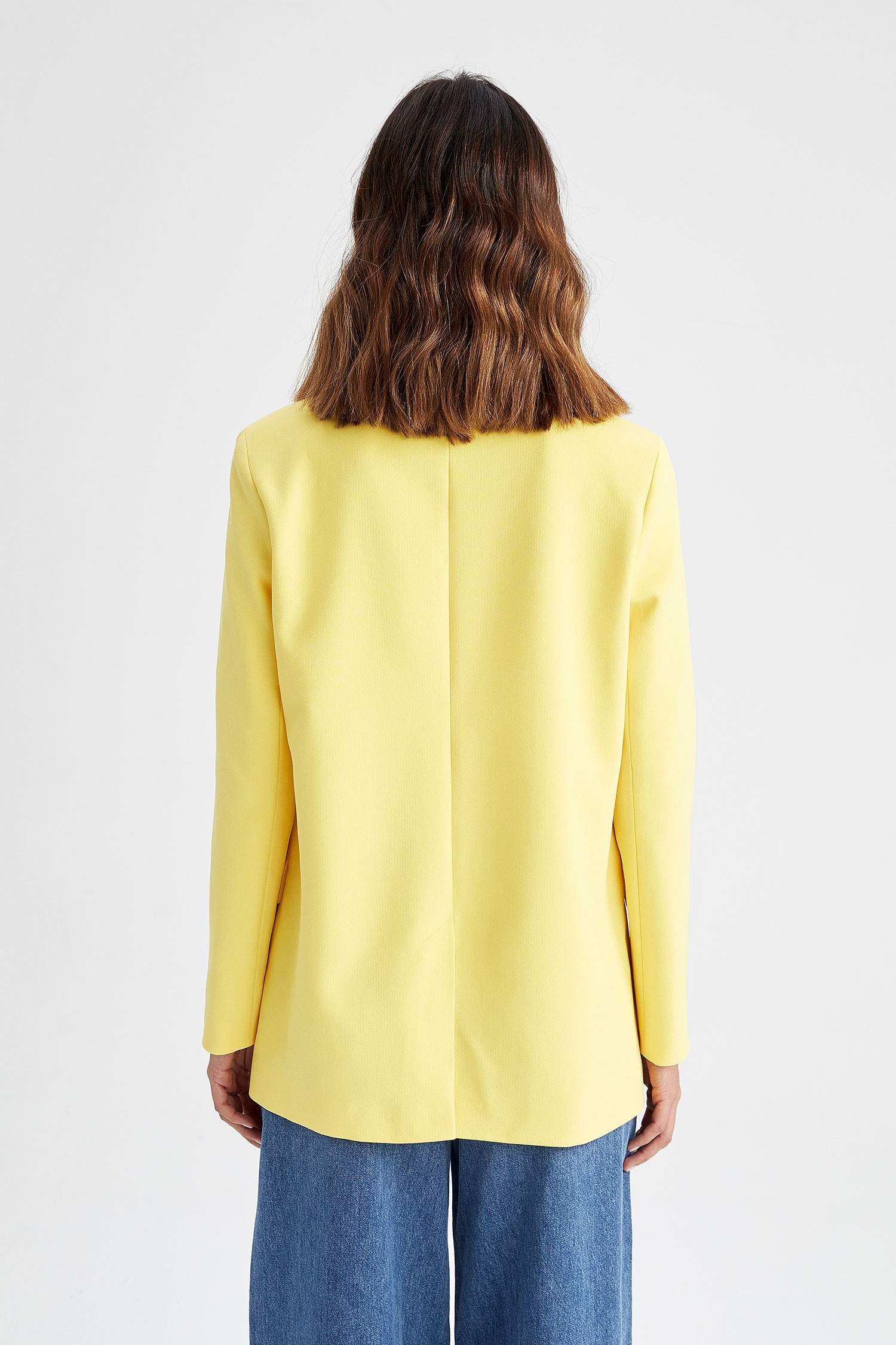 Oversize Fit Cep Kapaklı Tek Yırtmaçlı Blazer Ceket