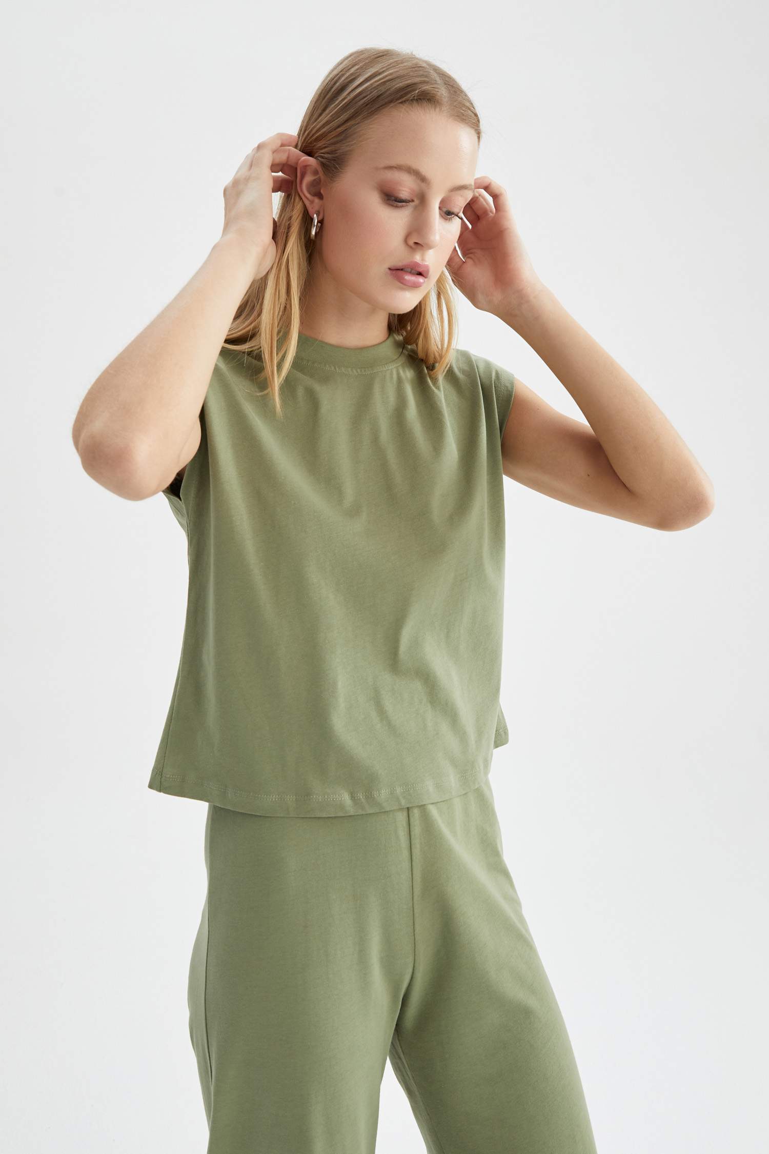 Regular Fit Bisiklet Yaka Basic Yarasa Kollu Tişört