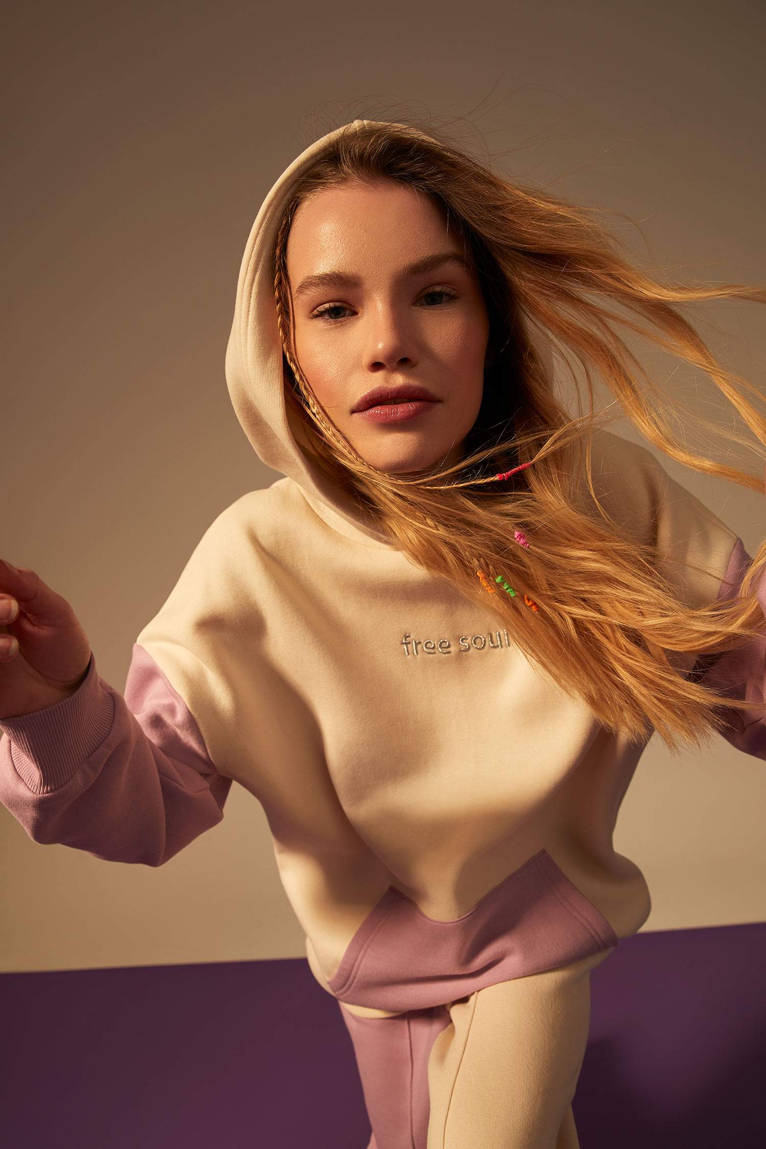 Oversize Fit Kapüşonlu Kanguru Cepli Baskılı Renk Bloklu Sweatshirt