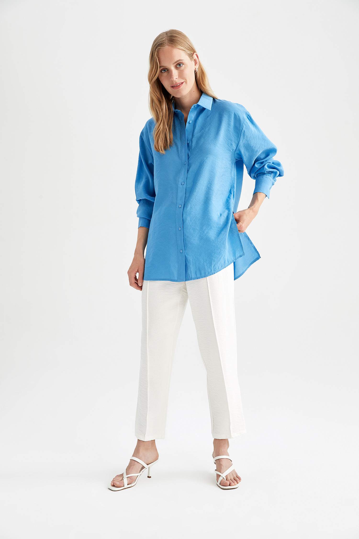 Oversize Fit Yırtmaç Detaylı Tensel Uzun Kollu Gömlek Tunik