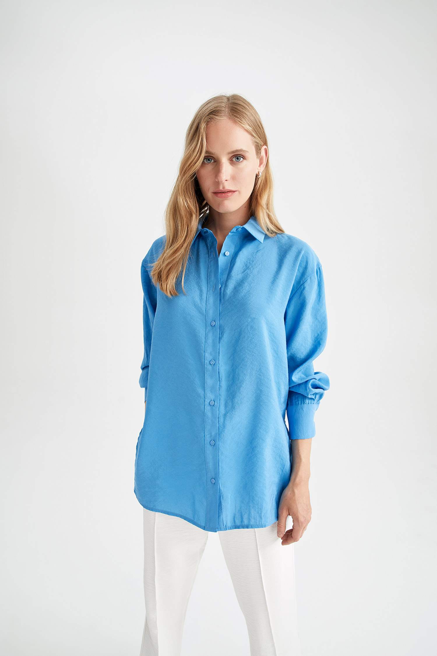 Oversize Fit Yırtmaç Detaylı Tensel Uzun Kollu Gömlek Tunik