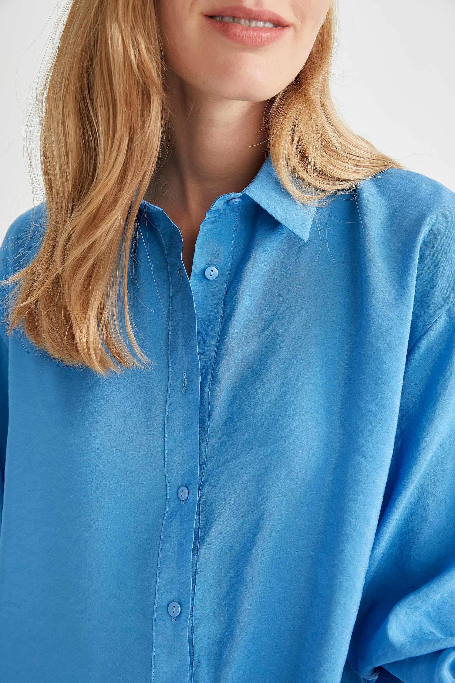 Oversize Fit Yırtmaç Detaylı Tensel Uzun Kollu Gömlek Tunik