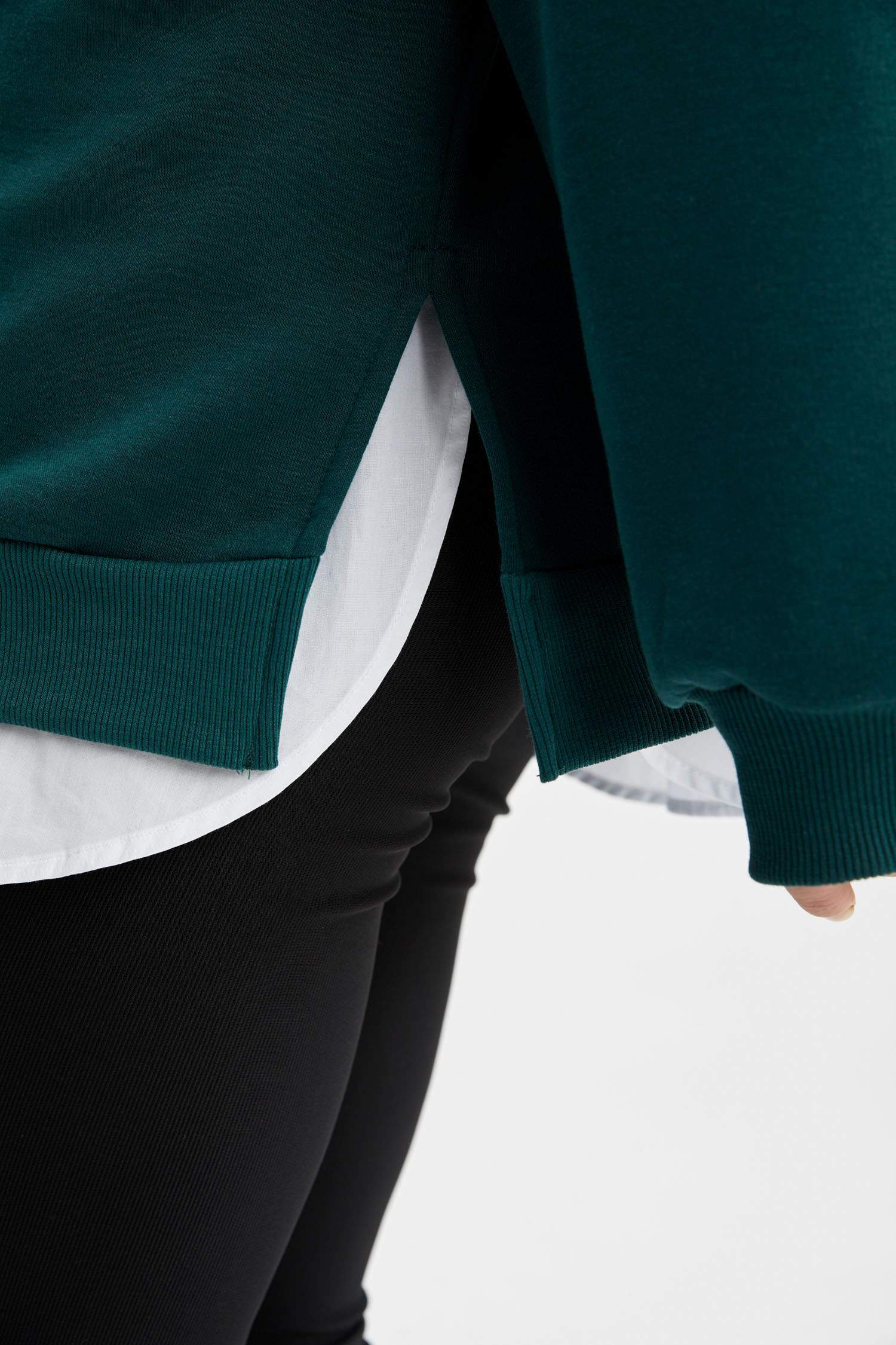 Oversize Fit Slogan Baskılı Yırtmaç Detaylı Sweatshirt