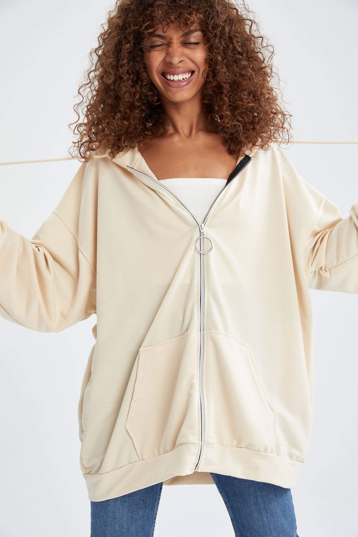 Kapüşonlu Oversize Fit Cep Detaylı Fermuarlı Sweat Hırka
