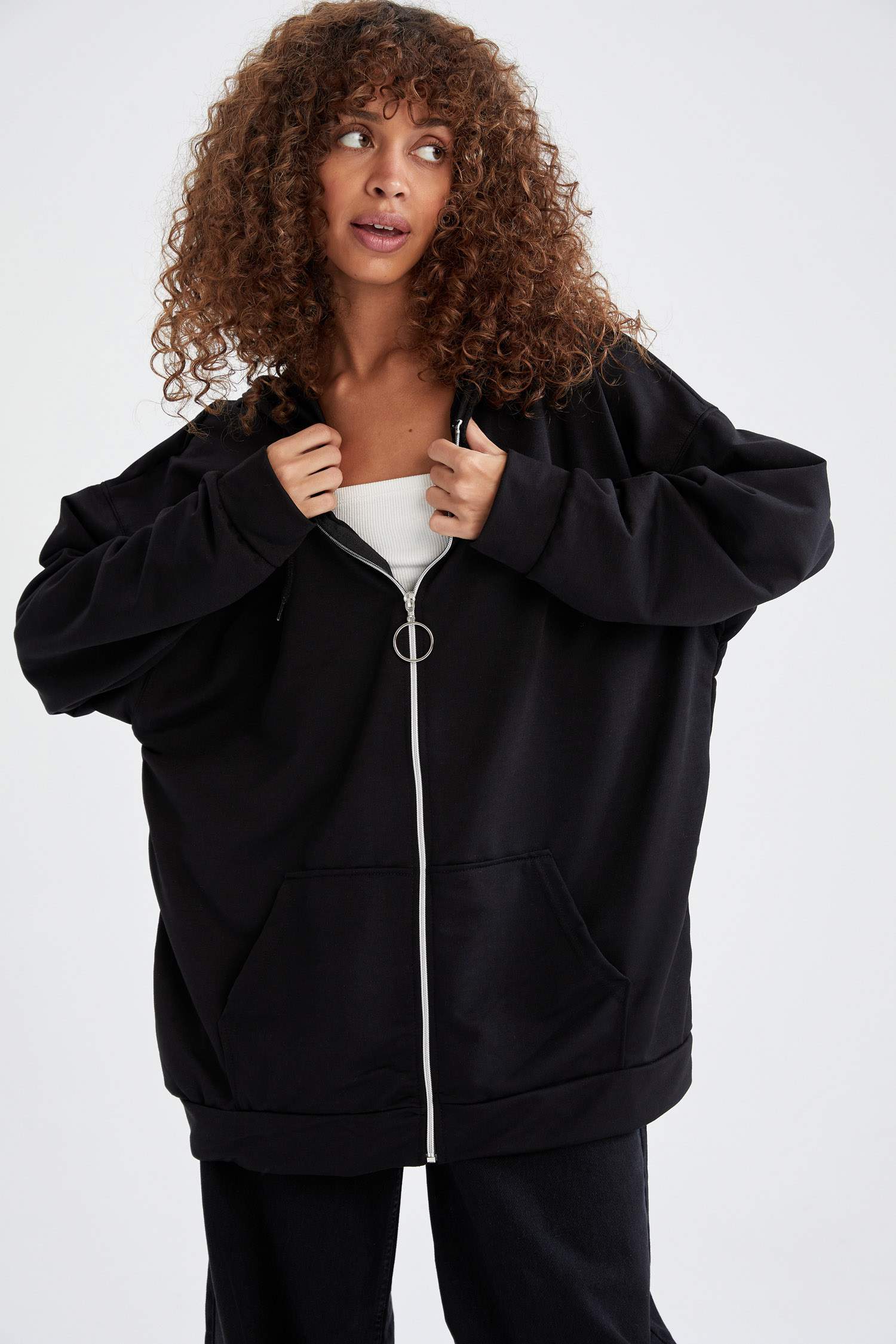 Kapüşonlu Oversize Fit Cep Detaylı Fermuarlı Sweat Hırka