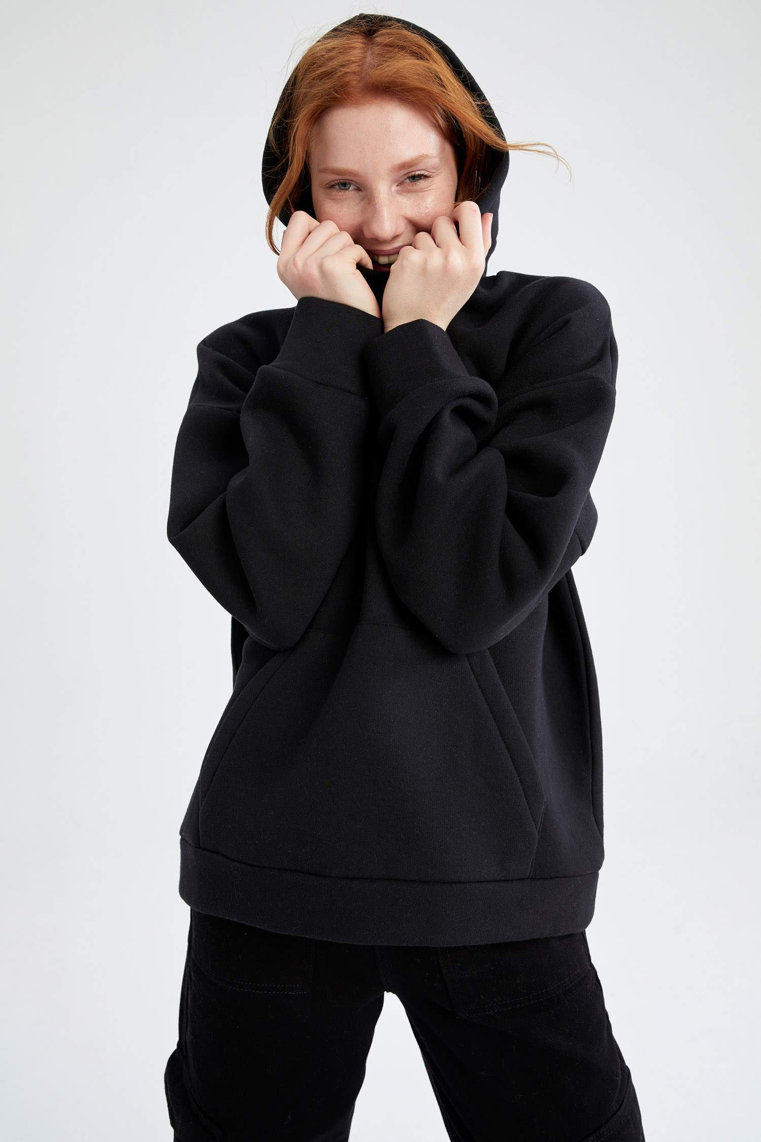 Oversize Fit Kapüşonlu Kanguru Cepli Sweatshirt