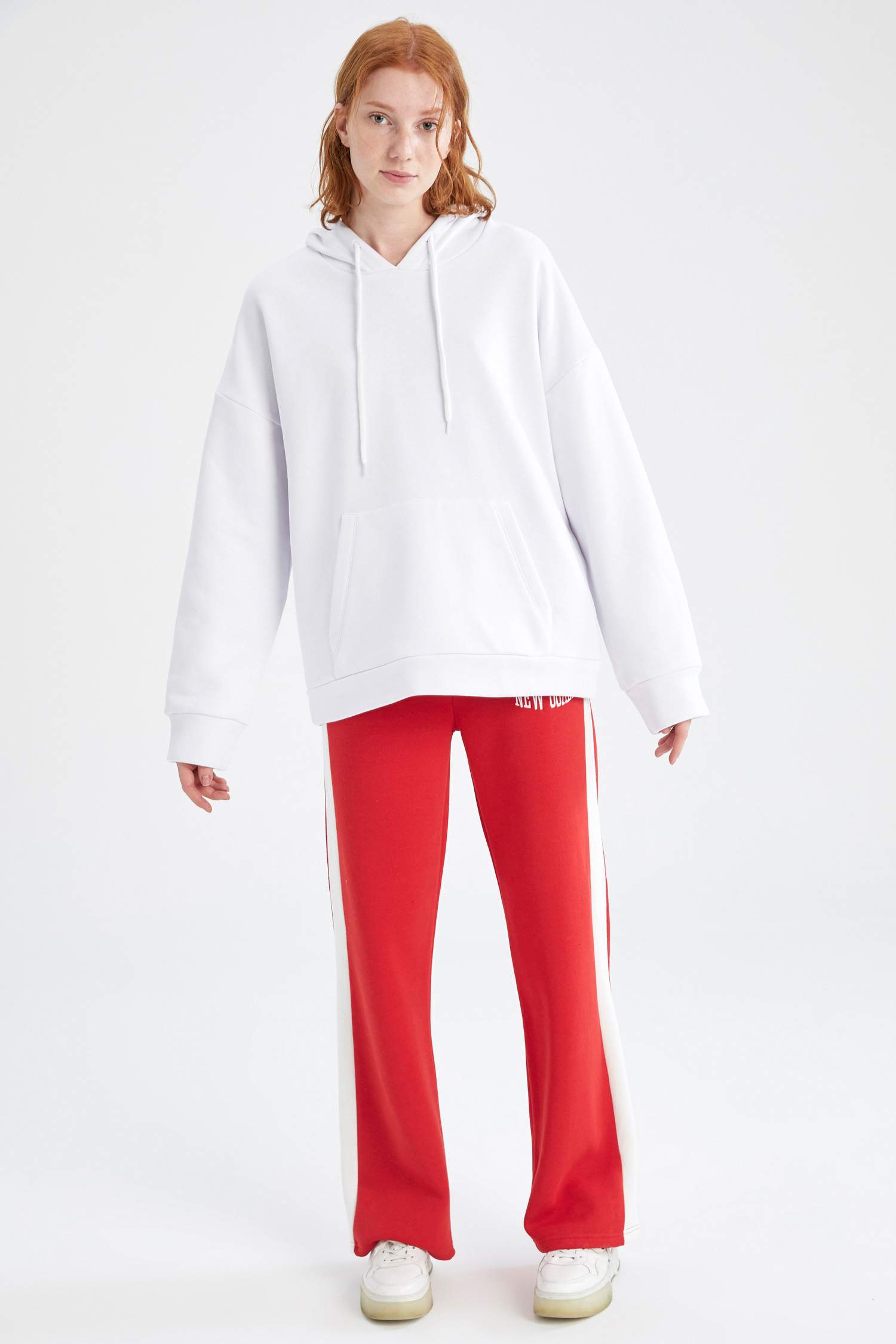 Oversize Fit Kapüşonlu Kanguru Cepli Sweatshirt