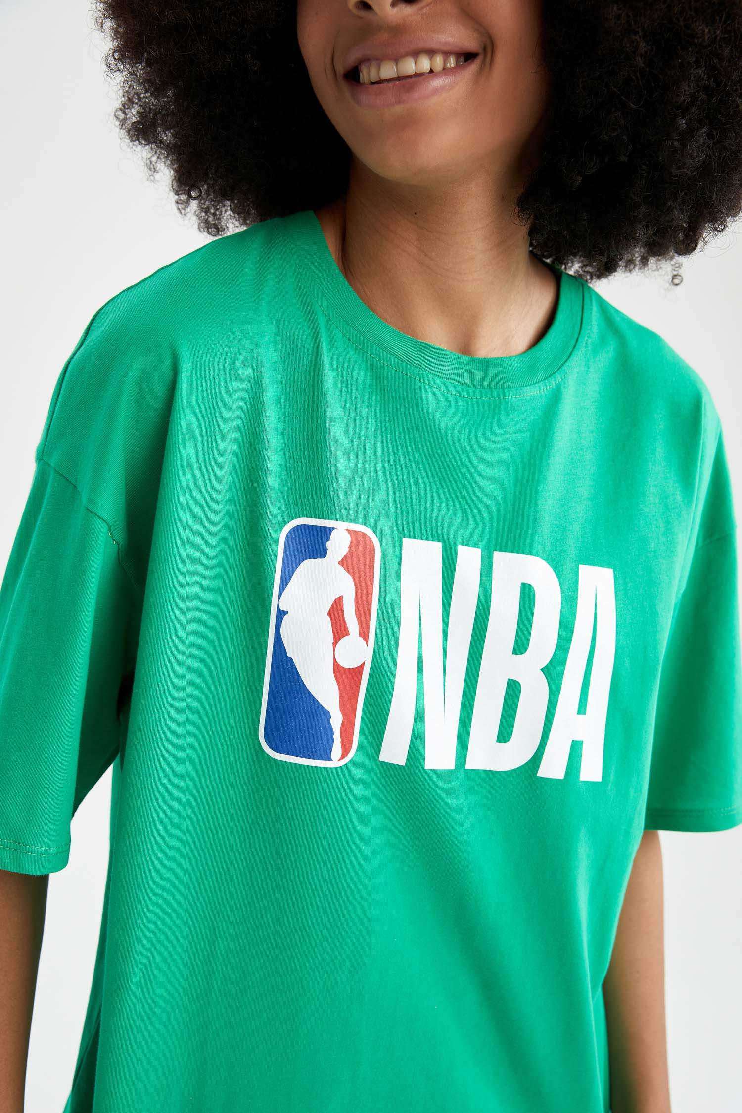 Defacto Fit NBA Lisanslı Oversize Fit Bisiklet Yaka Kısa Kollu Örme Tişört