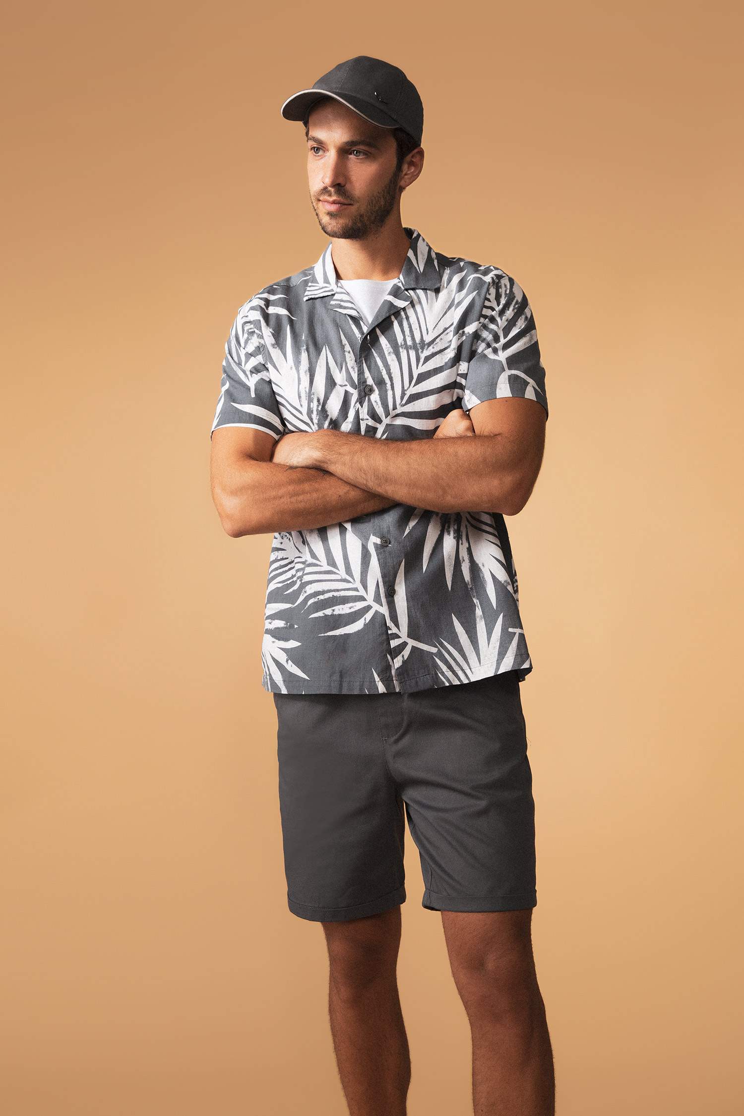 Regular Fit Apaş Yaka Desenli Kısa Kollu Pamuklu Hawaii Gömlek