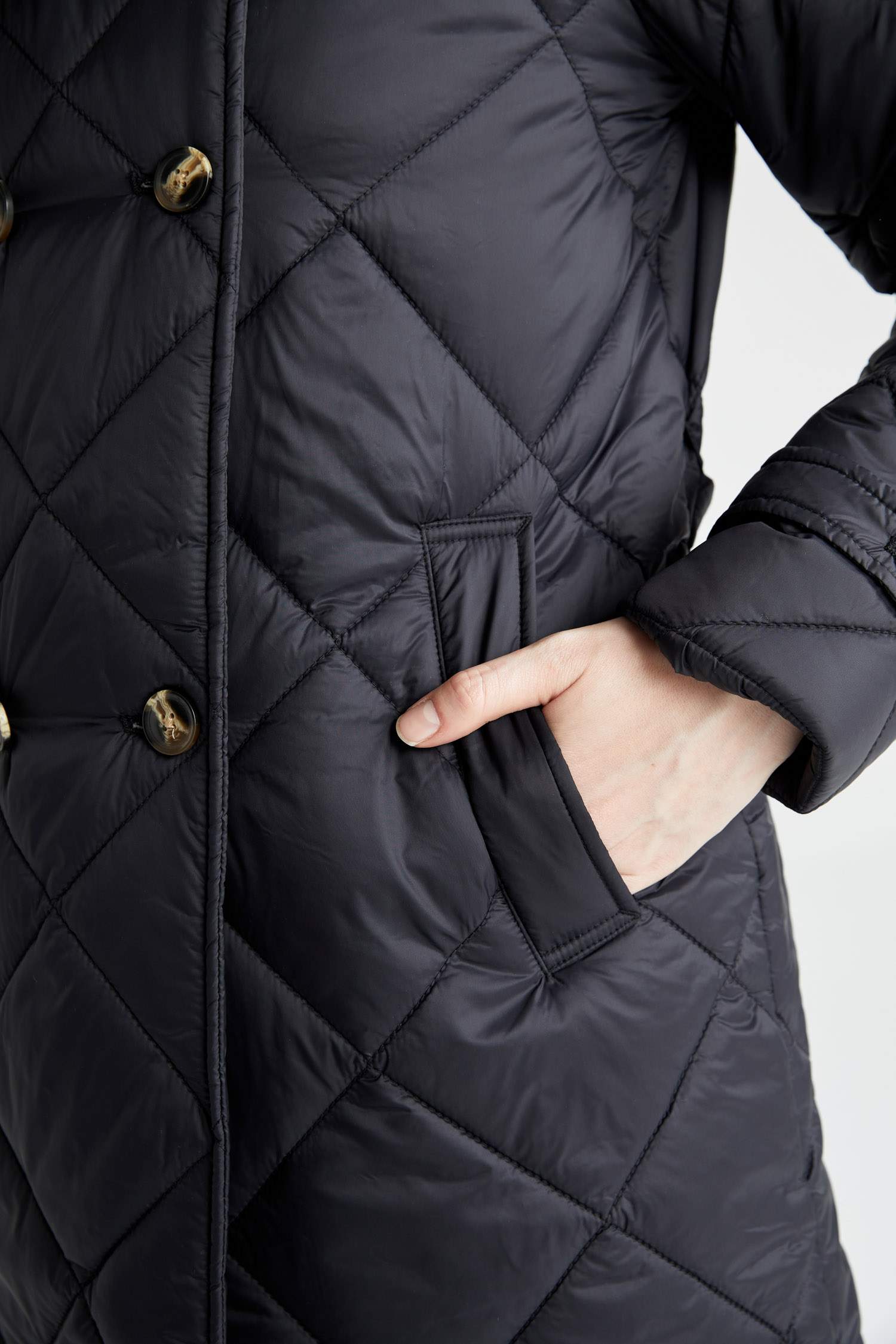 Defacto Regular Fit Kapitoneli Kuşaklı Parka. 4 Defacto Regular Fit Kapitoneli Kuşaklı Parka. 4