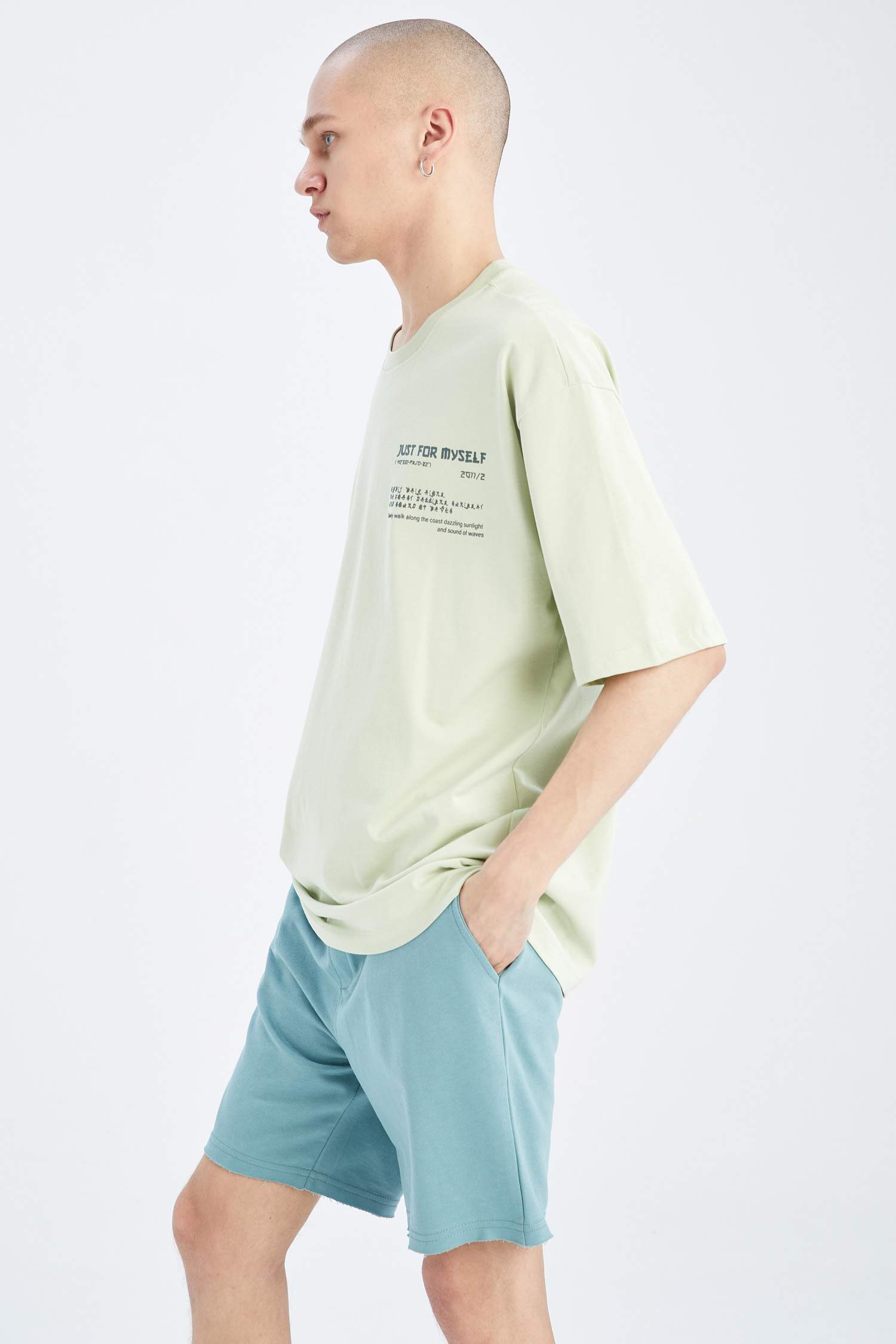 Slim Fit Cep Detaylı İnce Kumaş Şort