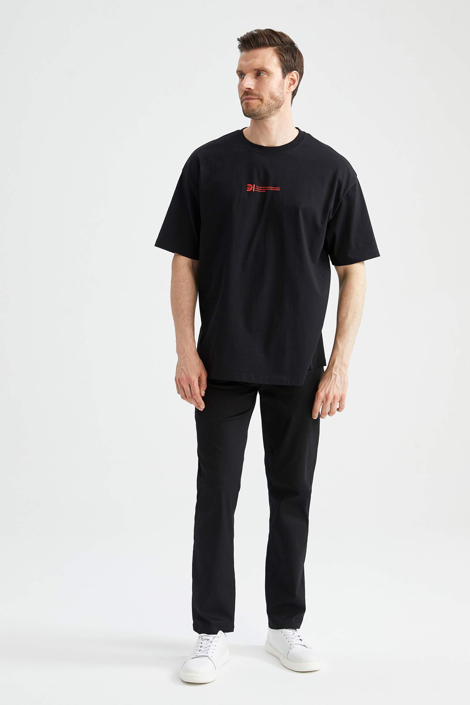 Discovery Lisanslı Oversize Fit Bisiklet Yaka Pamuklu Penye Tişört