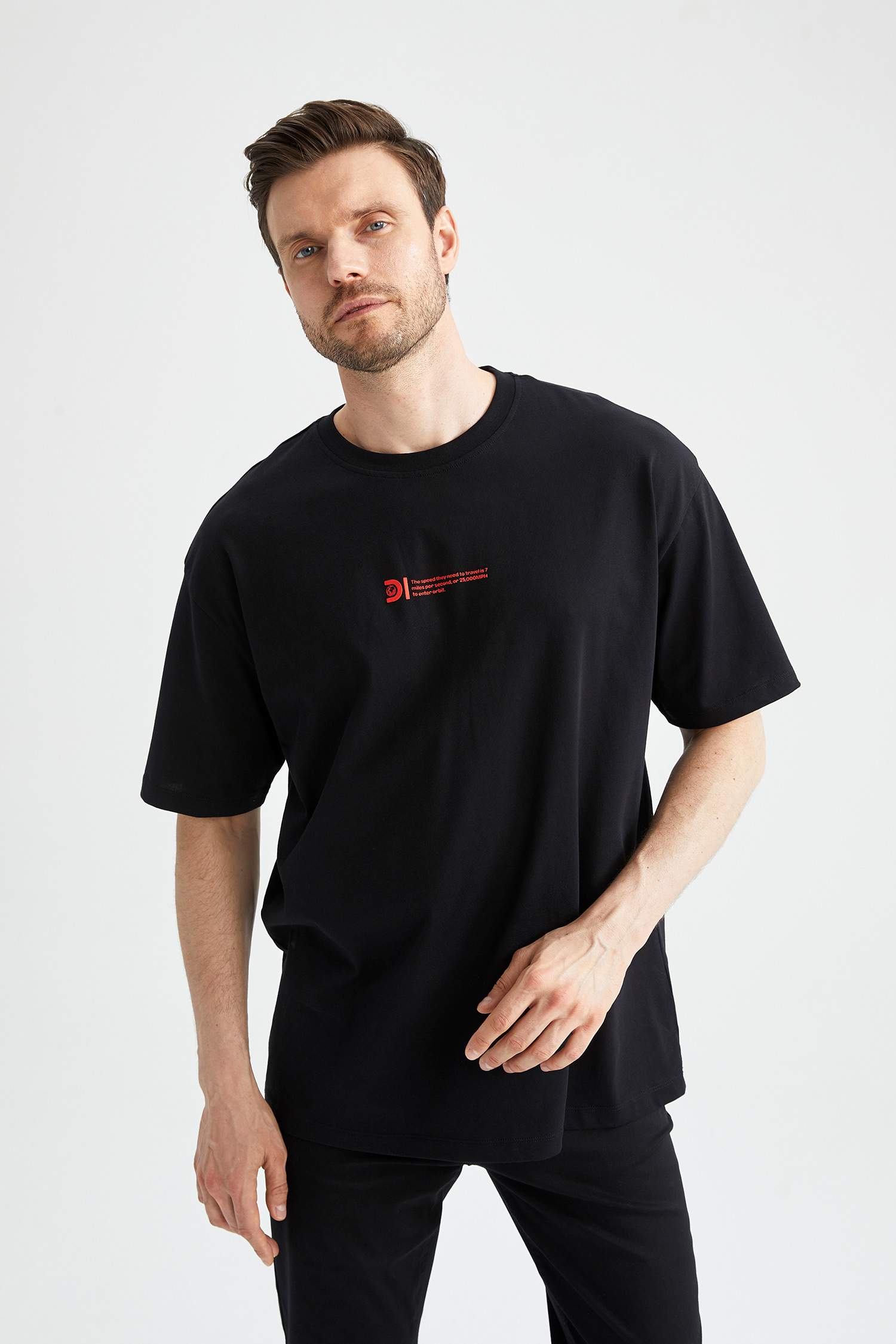 Discovery Lisanslı Oversize Fit Bisiklet Yaka Pamuklu Penye Tişört