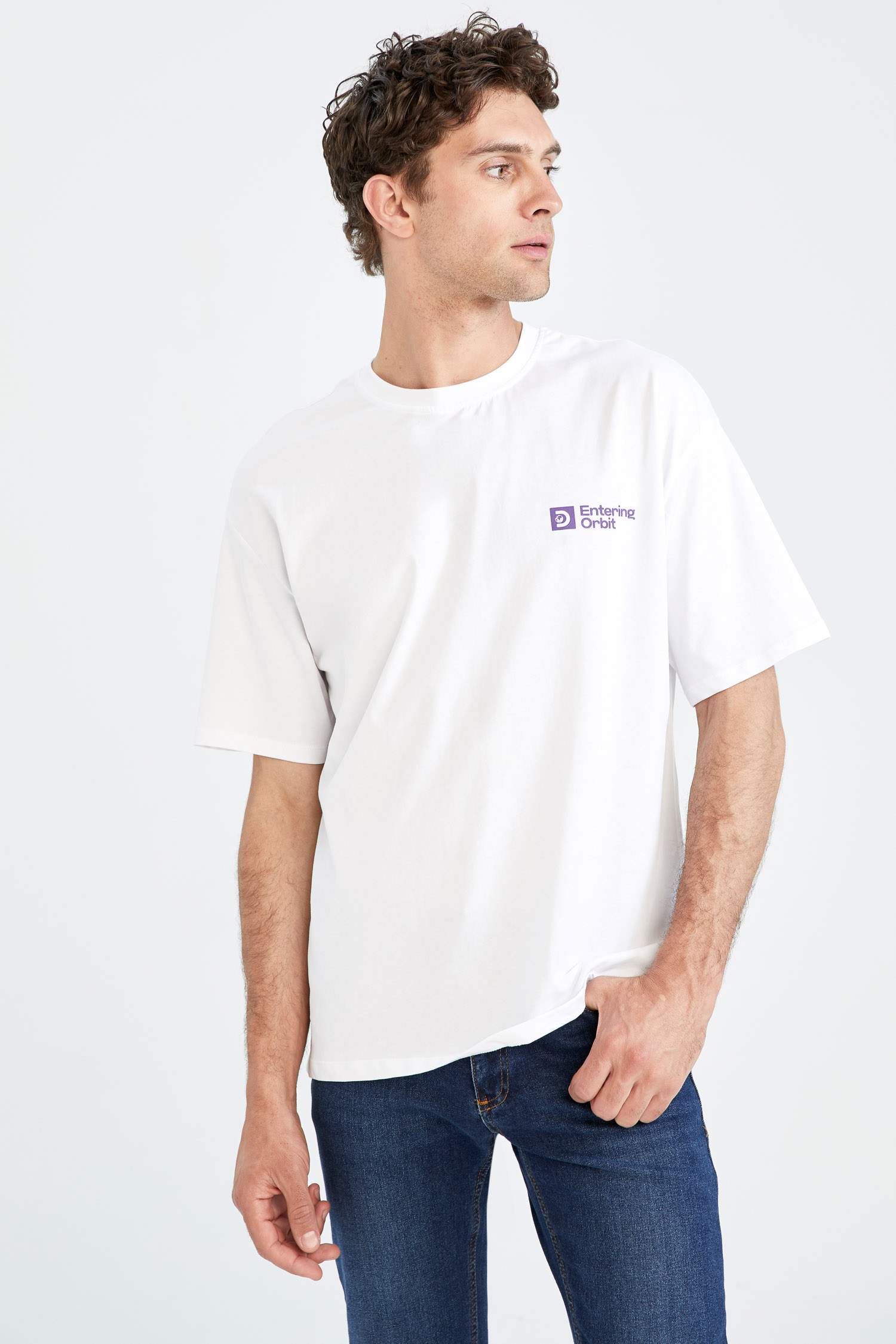 Discovery Lisanslı Oversize Fit Bisiklet Yaka Pamuklu Penye Tişört
