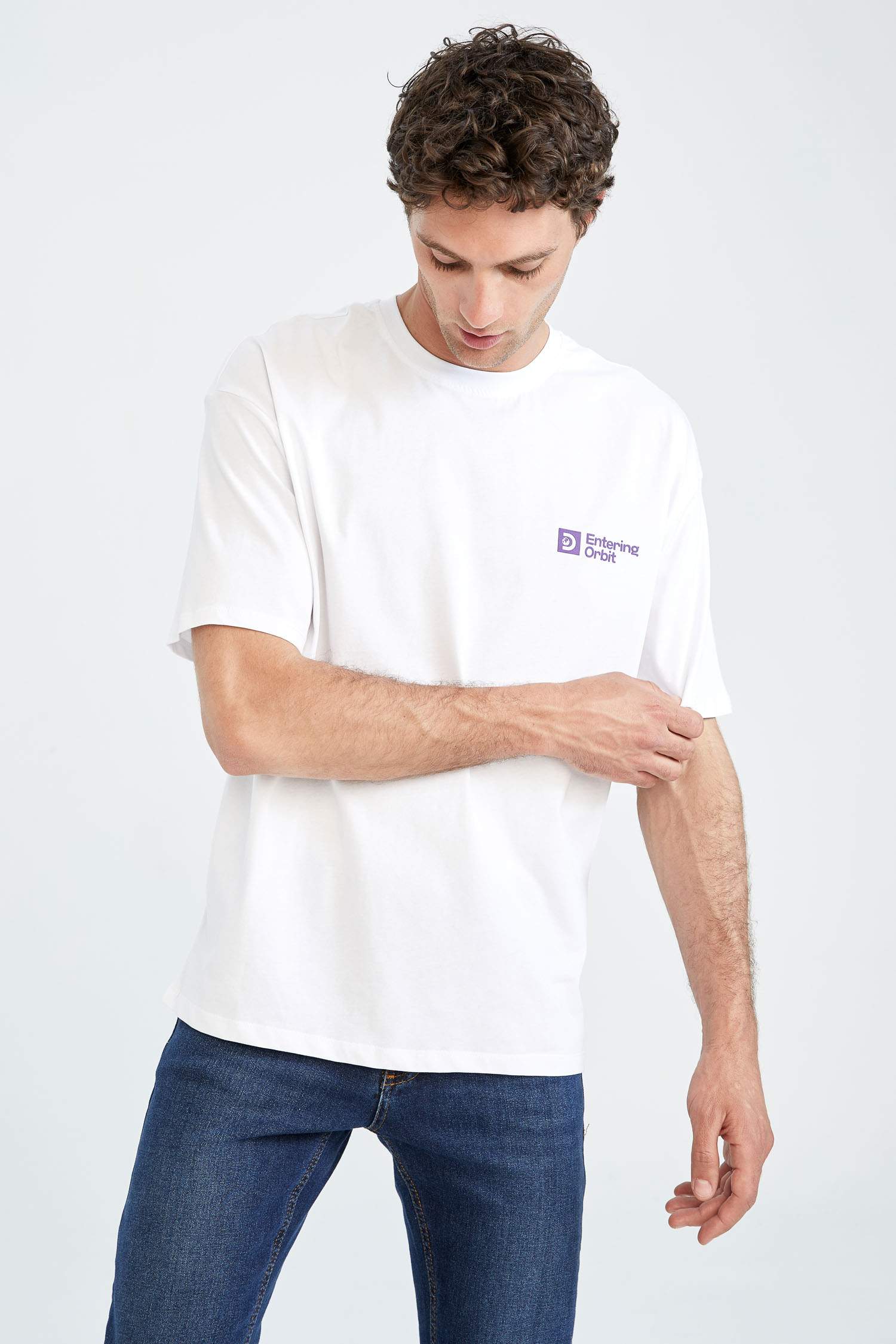 Discovery Lisanslı Oversize Fit Bisiklet Yaka Pamuklu Penye Tişört