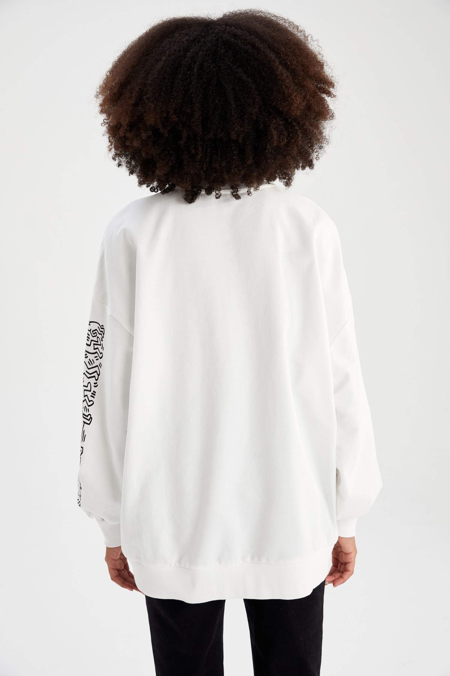 Keith Haring Lisanlı Oversize Fit Bisiklet Yaka Baskılı Uzun Kollu Sweatshirt