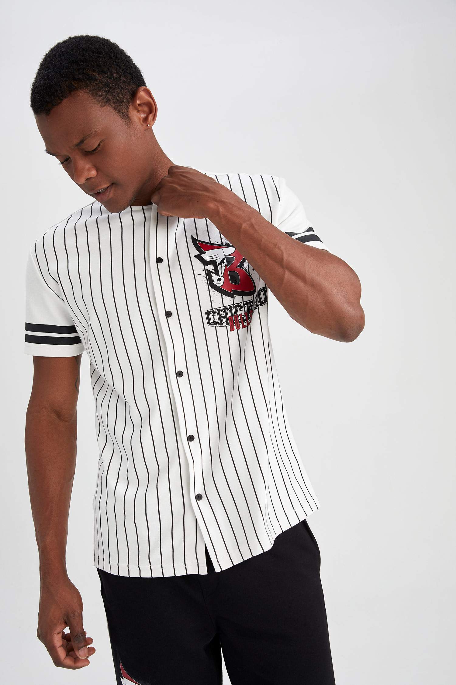 Defacto Fit NBA Chicago Bulls Lisanslı Regular Fit Bisiklet Yaka Tişört