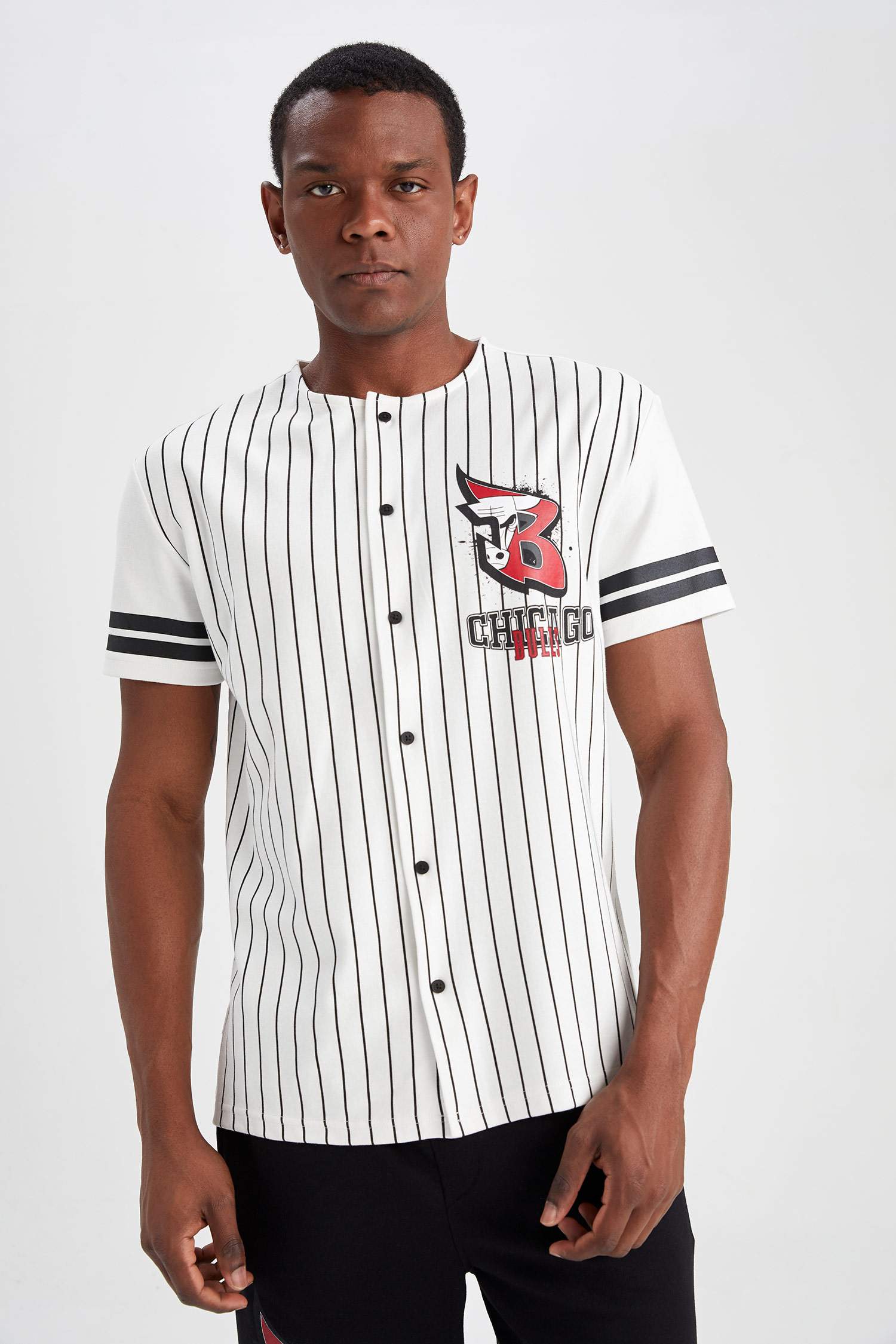 Defacto Fit NBA Chicago Bulls Lisanslı Regular Fit Bisiklet Yaka Tişört
