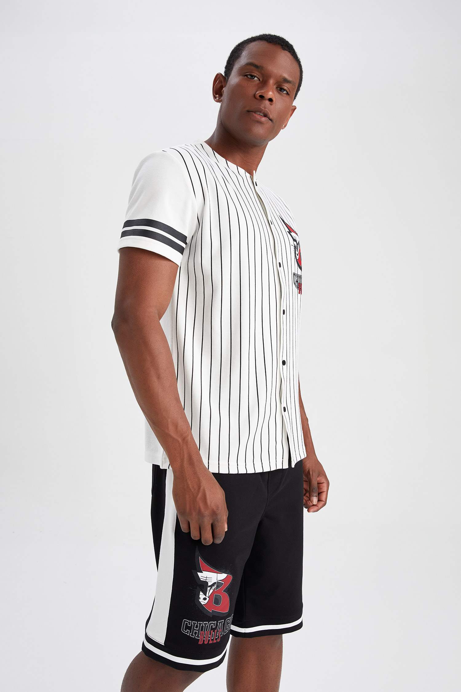 Defacto Fit NBA Chicago Bulls Lisanslı Regular Fit Bisiklet Yaka Tişört
