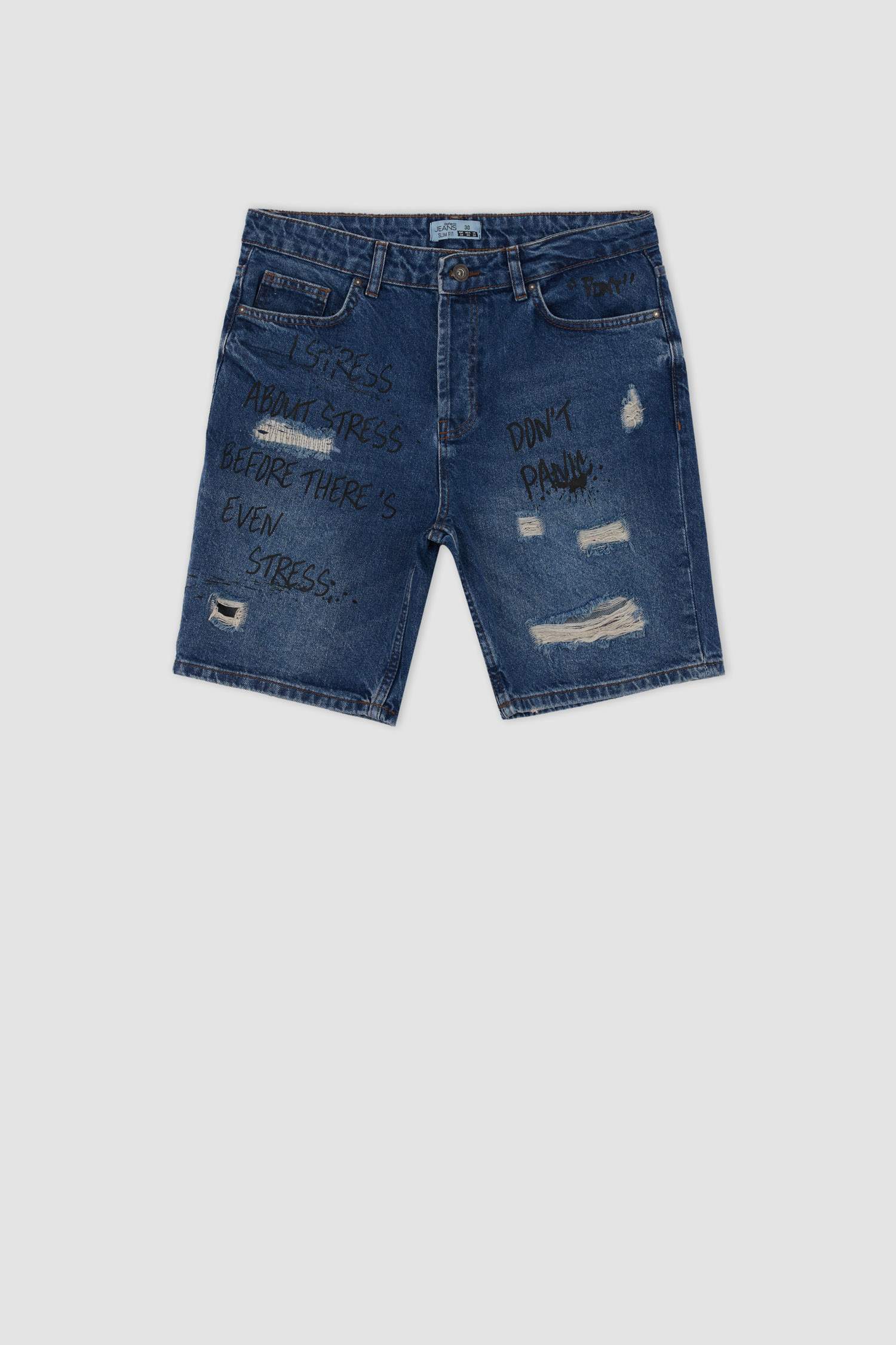 Defacto Slim Fit Yırtık Detaylı Jean Bermuda Şort. 1 Defacto Slim Fit Yırtık Detaylı Jean Bermuda Şort. 1