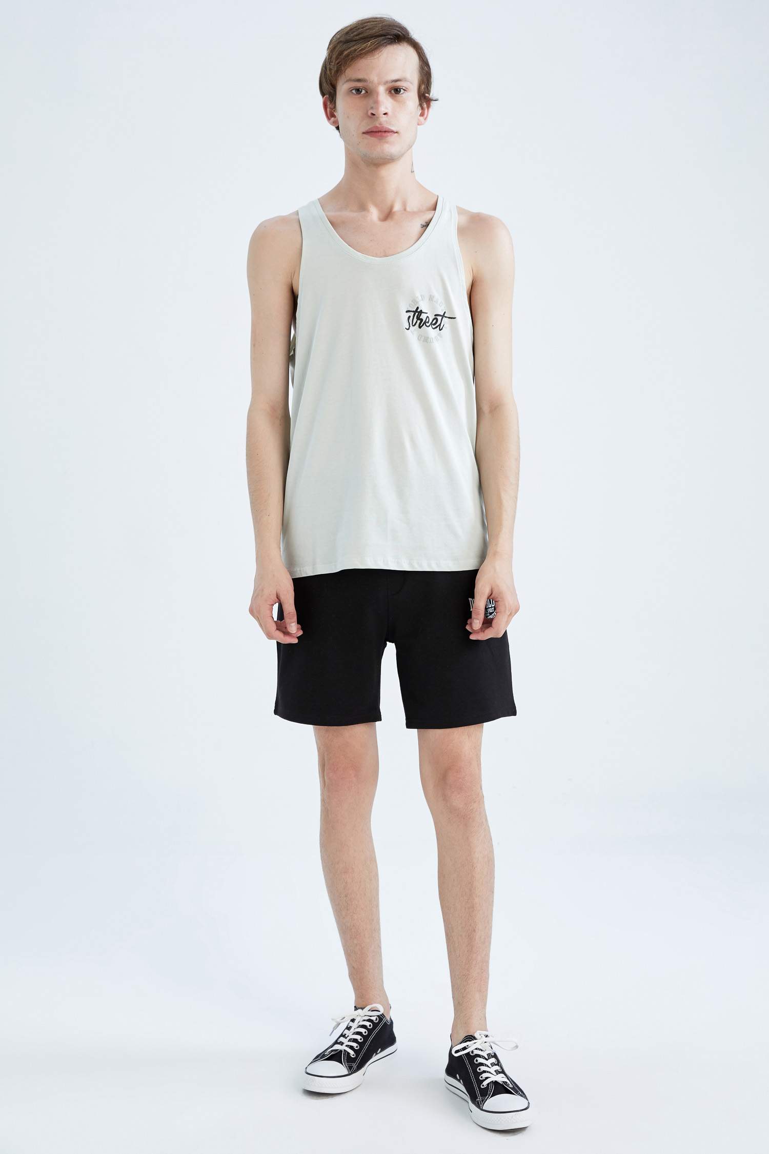 Defacto Slim Fit Bisiklet Yaka Askılı Pamuklu Penye Atlet. 2 Defacto Slim Fit Bisiklet Yaka Askılı Pamuklu Penye Atlet. 2