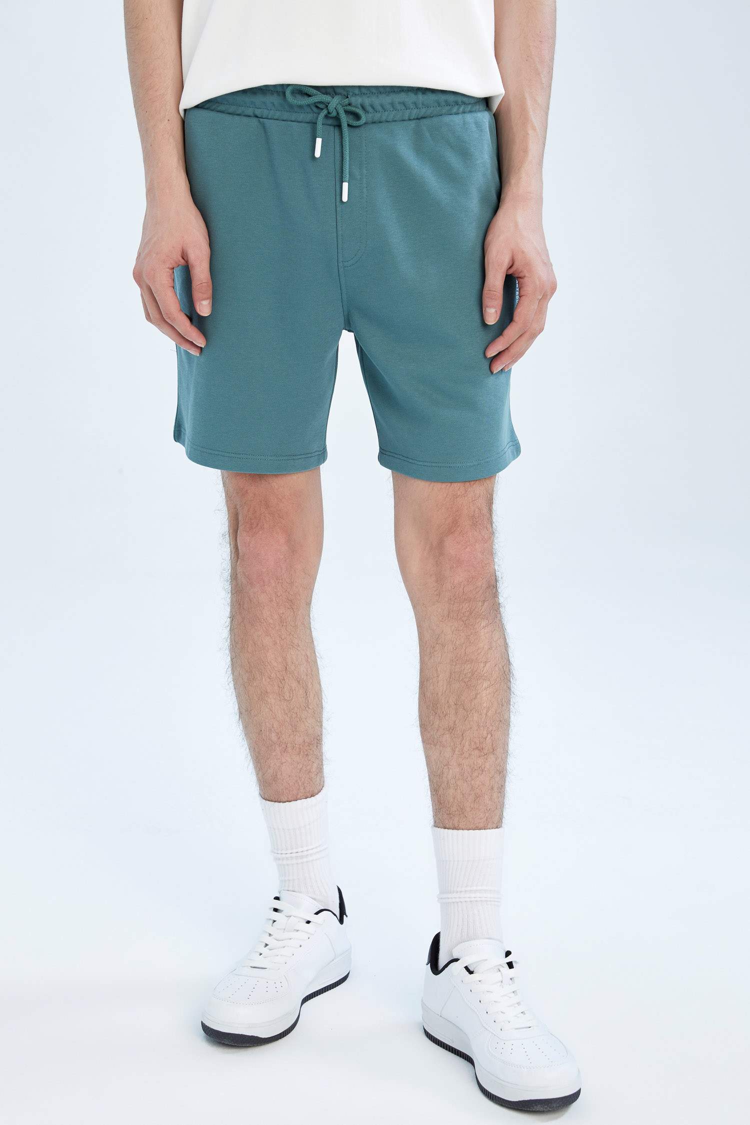 Slim Fit İnce Kumaş Pamuklu Penye Şort