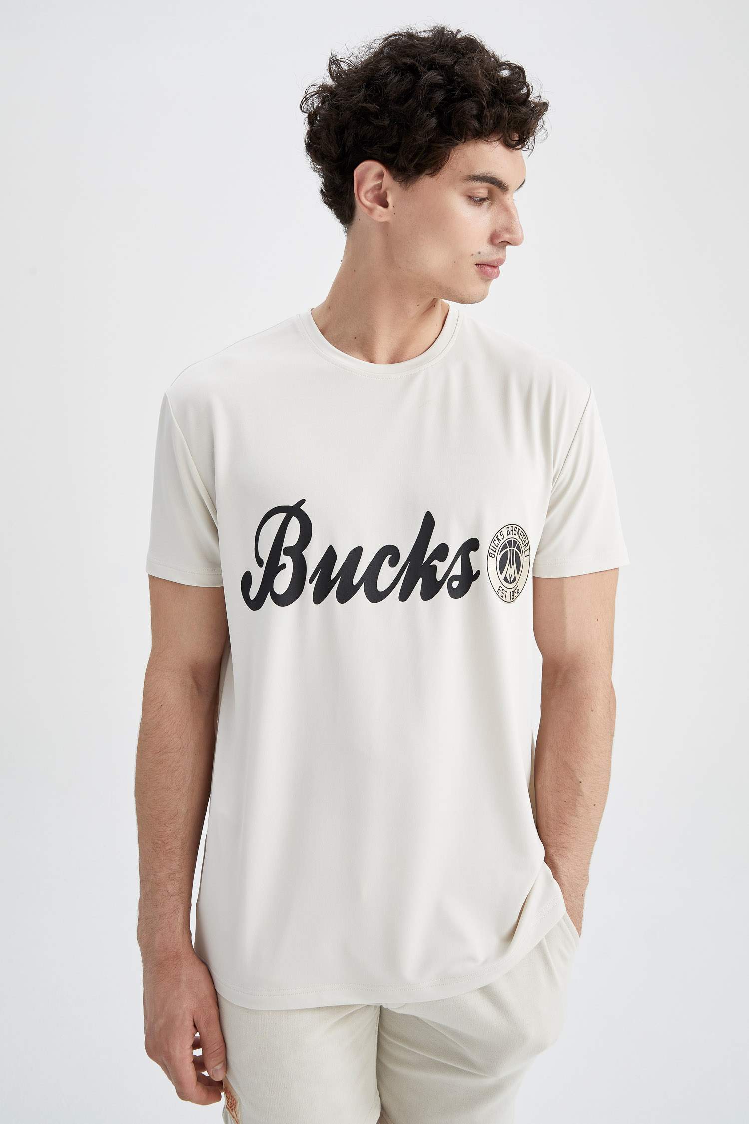 Defacto Fit NBA Milwaukee Bucks Lisanslı Regular Fit Tişört