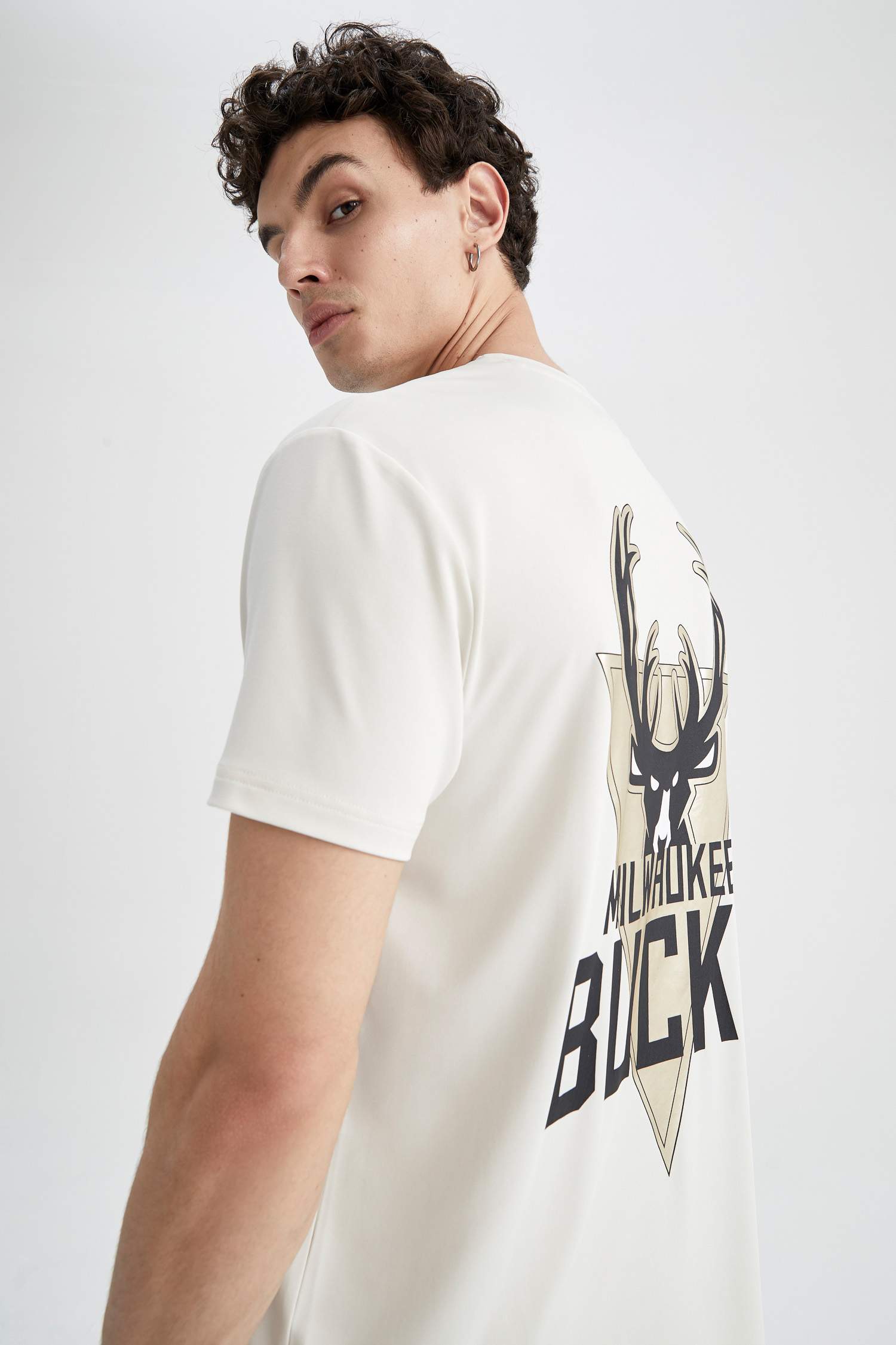 Defacto Fit NBA Milwaukee Bucks Lisanslı Regular Fit Tişört