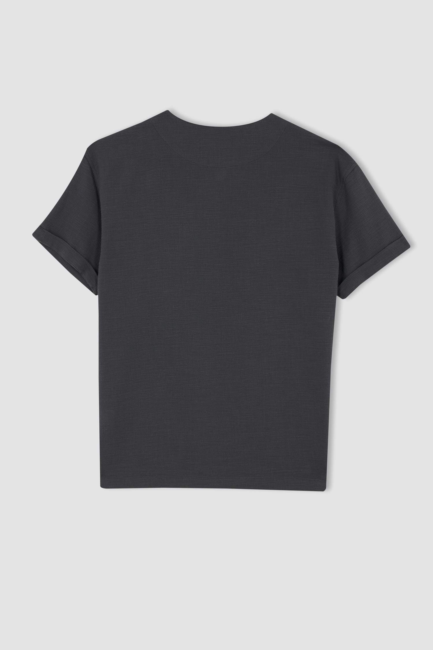 Regular Fit V Yaka Kısa Kollu Gömlek