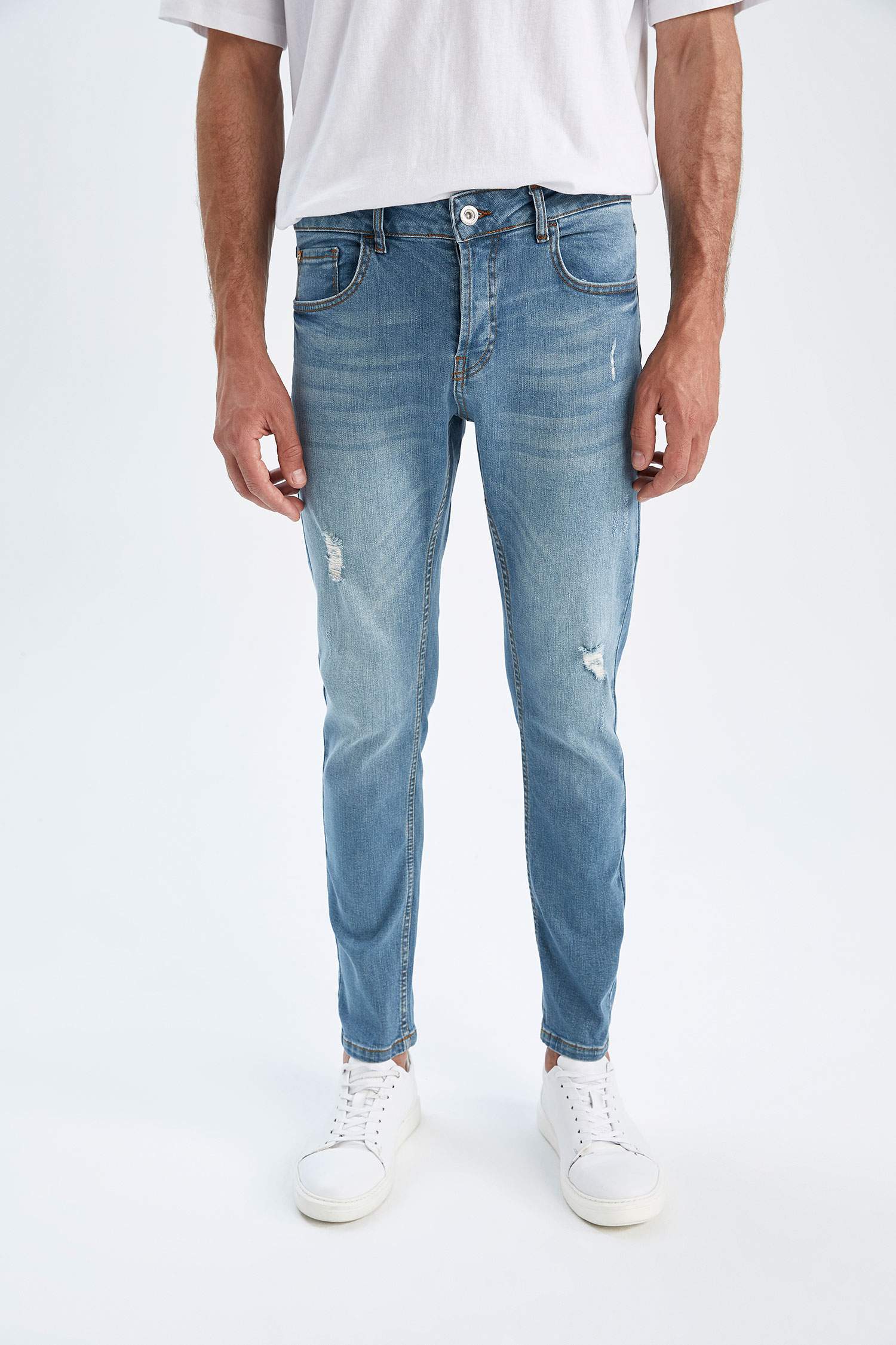 Slim Comfort Fit Yırtık Detaylı Jean Pantolon