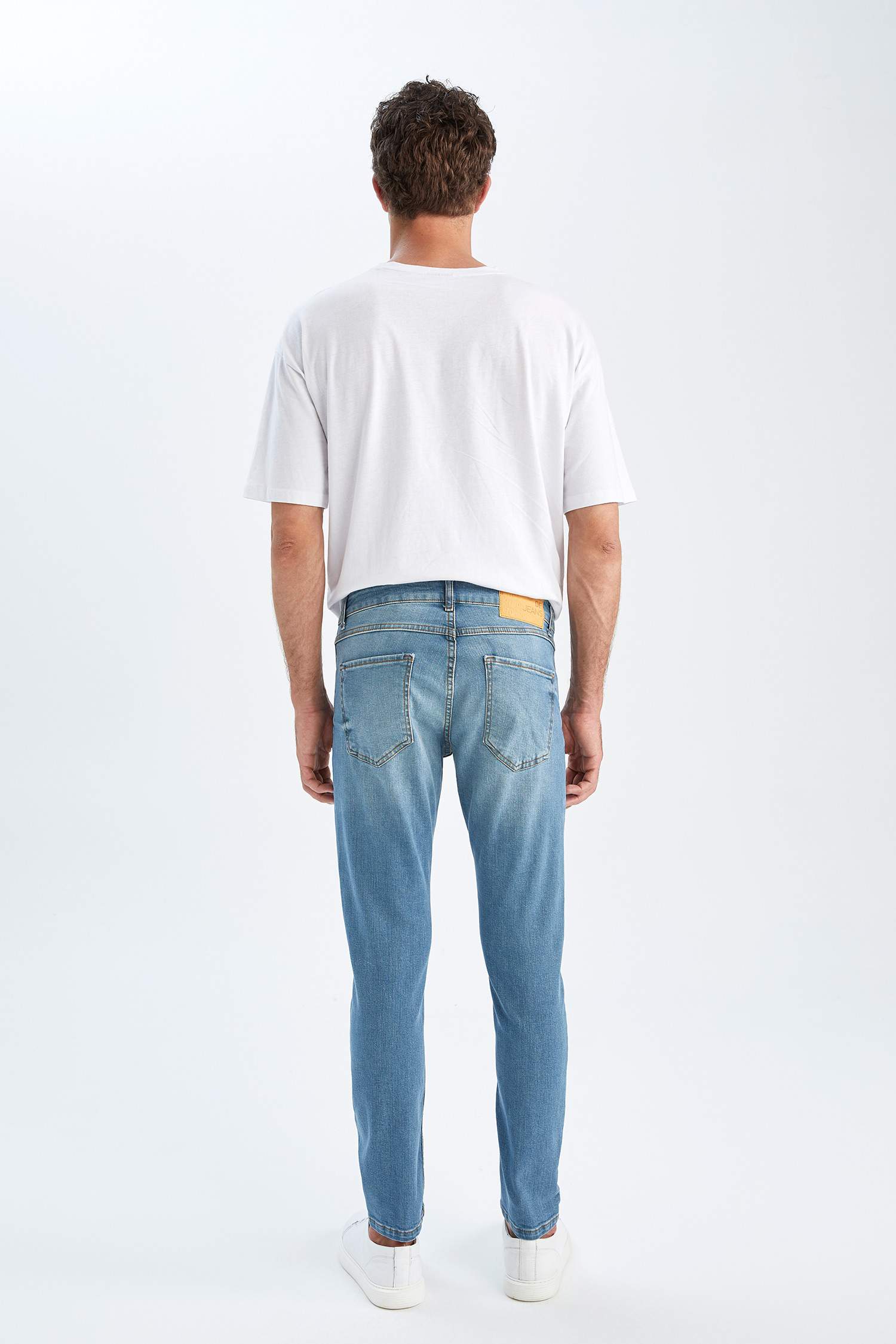 Slim Comfort Fit Yırtık Detaylı Jean Pantolon